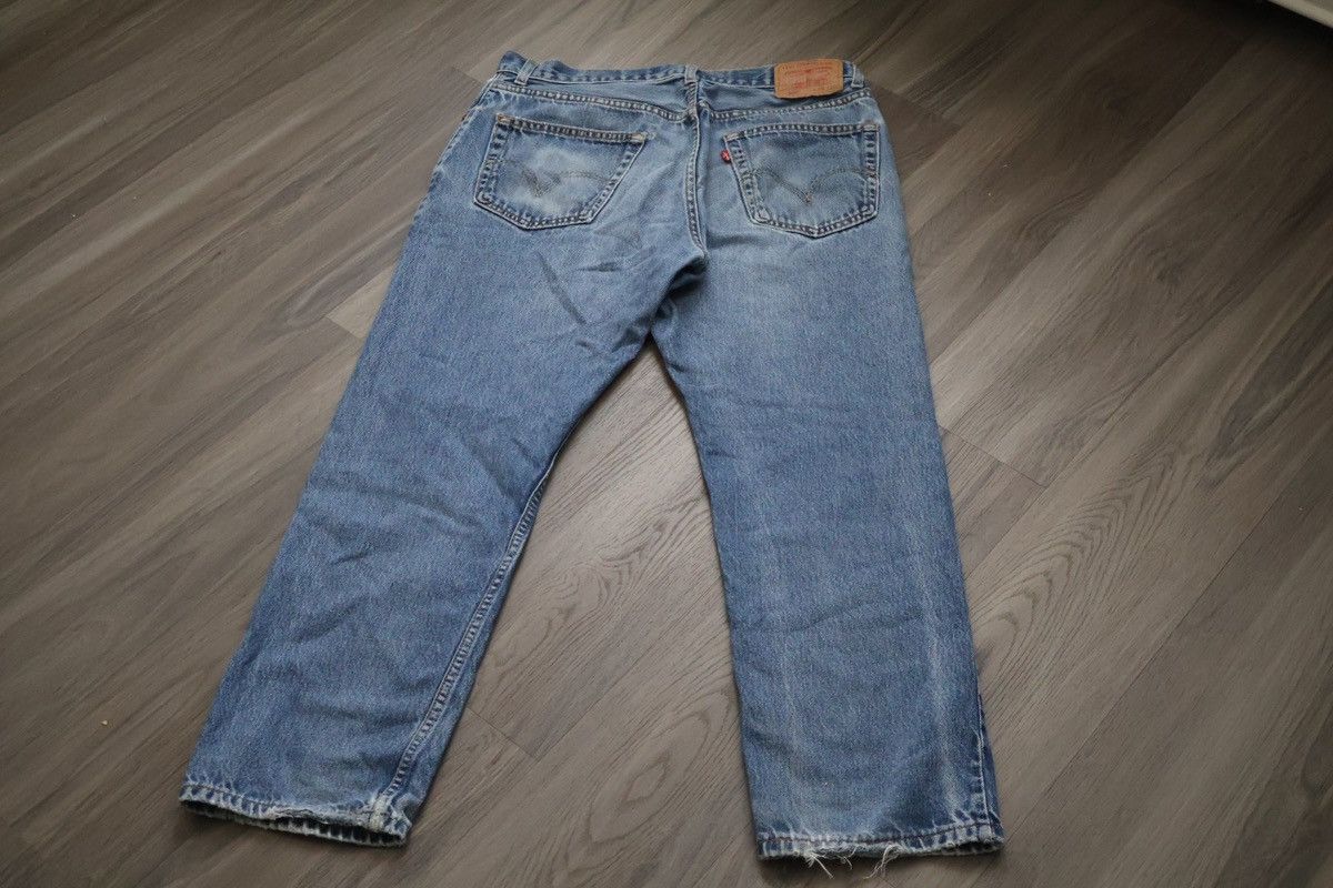 Levi's Vintage Levi’s 505 – Light Wash Distressed Denim Size US 34 / EU 50 - 2 Thumbnail