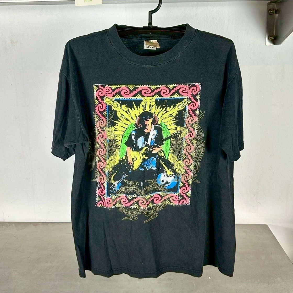 Vintage Vintage 1994 Carlos Santana World Tour Concert Promo T-Shirt Size US L / EU 52-54 / 3 - 1 Thumbnail