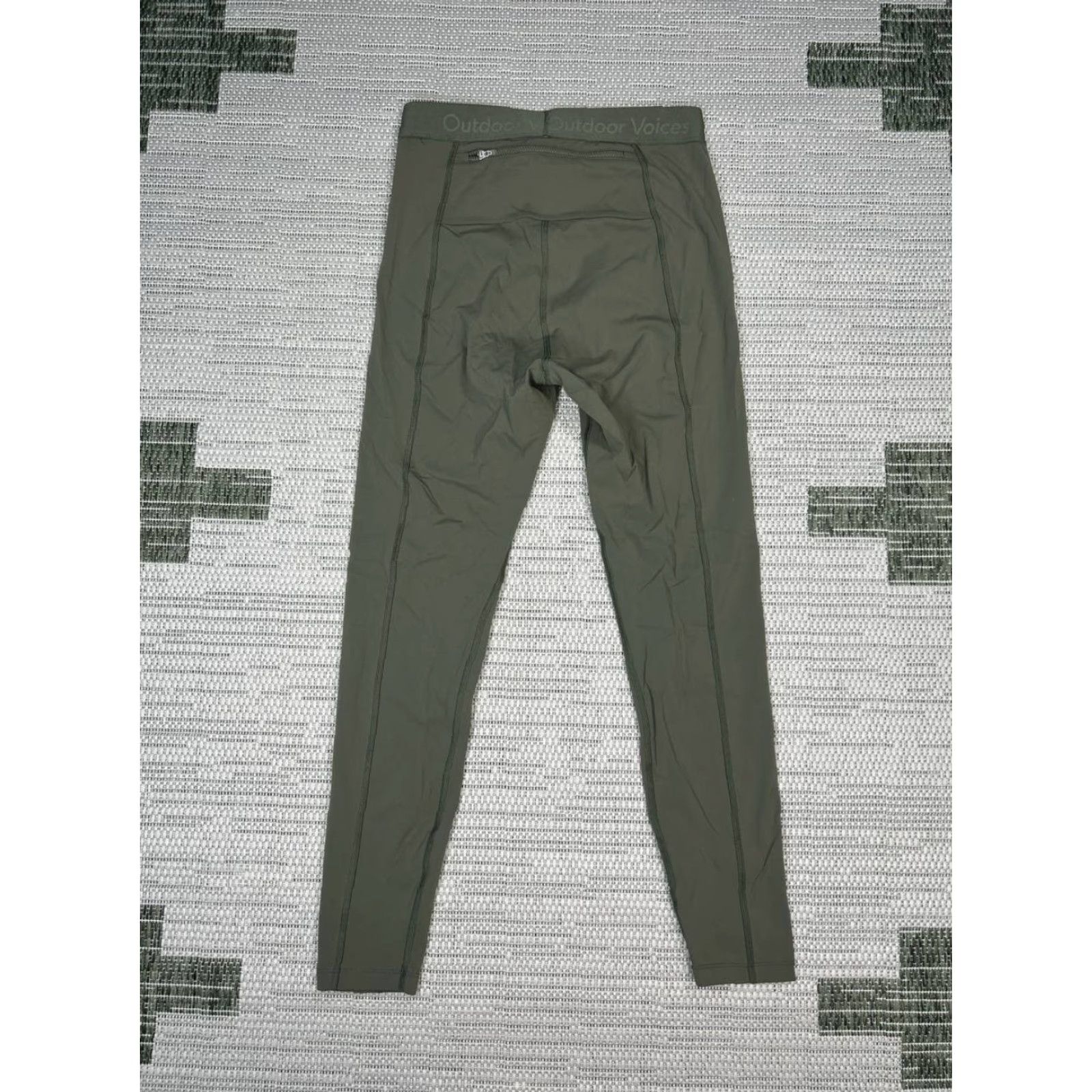 Outdoor Voices Outdoor Voices Leggings Women Medium Green Athleisure 7/8 Bloom Superform Nylon Spandex Stretch Comfort Easy Care Gym & Training Yoga Size 26" / US 2 / IT 38 - 7 Thumbnail