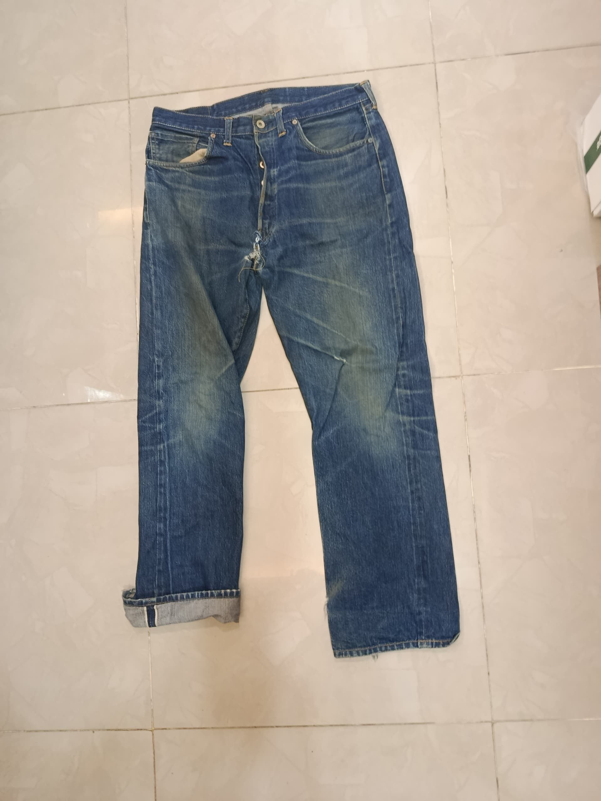 Levi's DISTRESSED LEVIS S501XX #555 BIG E SELVEDGE DENIM Size US 36 / EU 52 - 2 Thumbnail