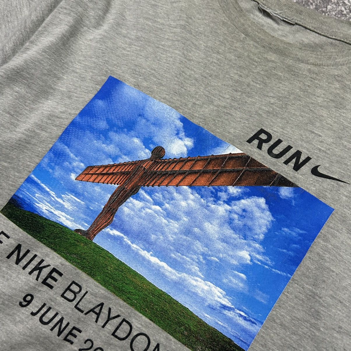 Nike Vintage Nike Run Big Logo 2004 festival tee size L Size US L / EU 52-54 / 3 - 3 Thumbnail