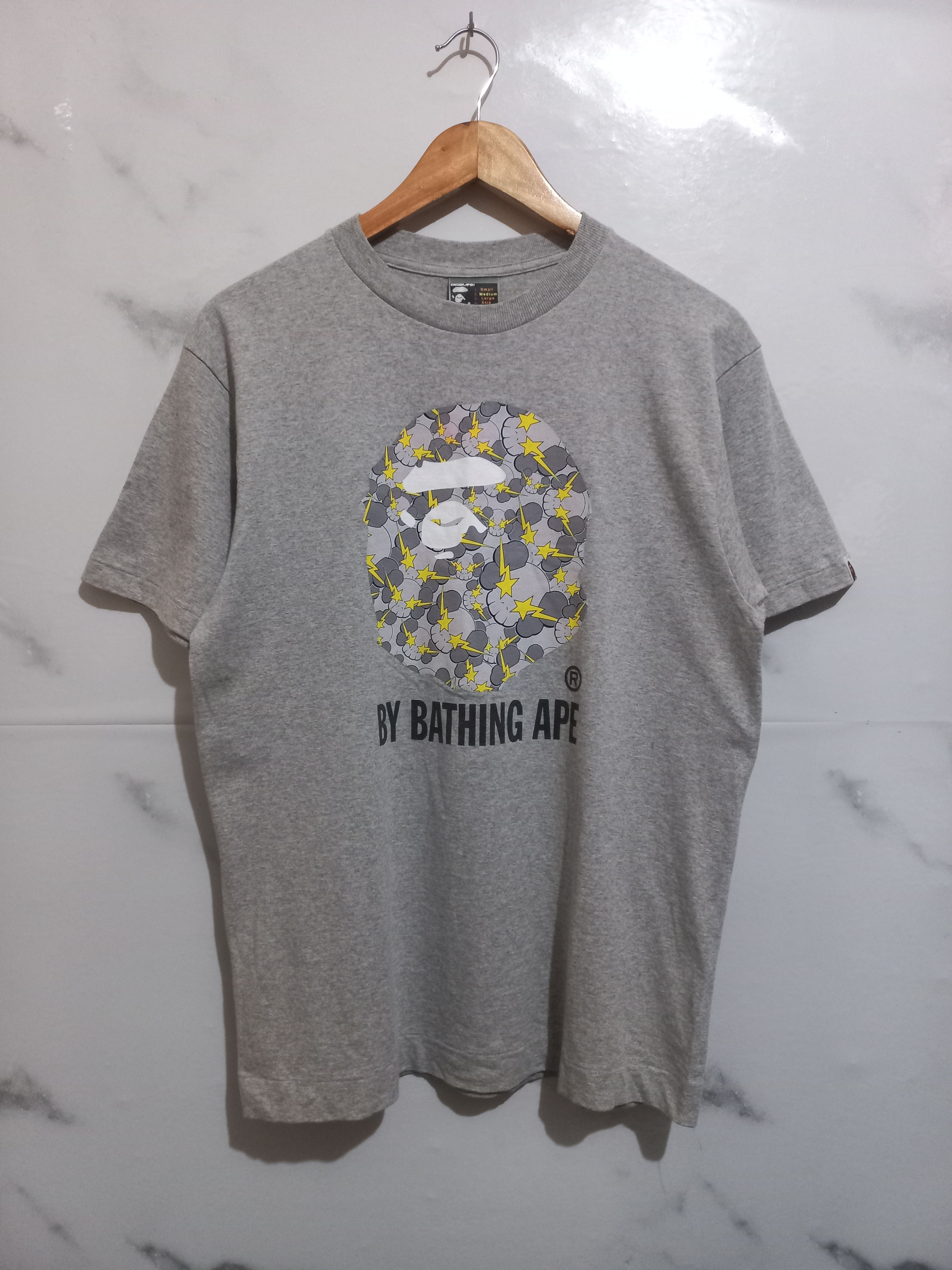Bape Bape x Kaws By Bathing Ape Tee Size US M / EU 48-50 / 2 - 1 Thumbnail