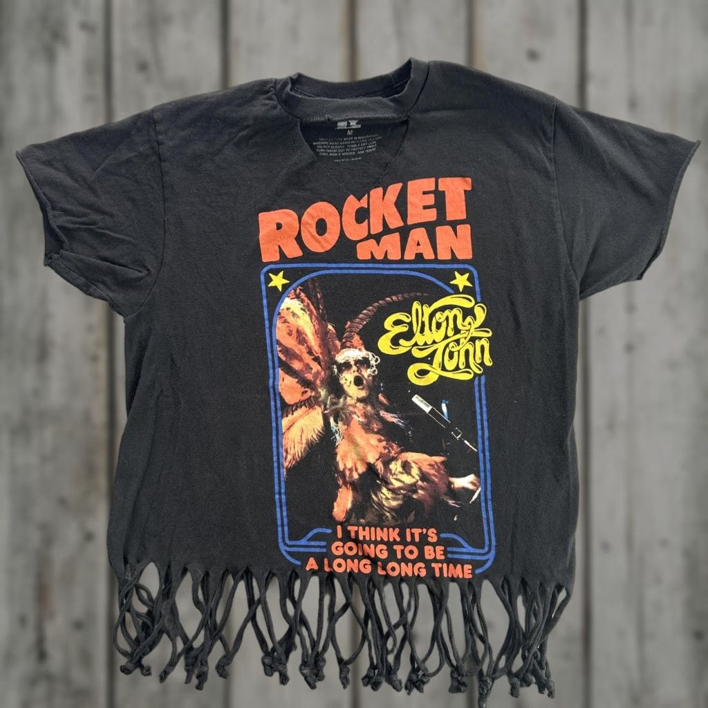 Etro VINTAGE Elton John Rocket Man T-Shirt Womens Medium Black Fringe Graphic Retro Music Festival Tee Size M / US 6-8 / IT 42-44 - 1 Thumbnail