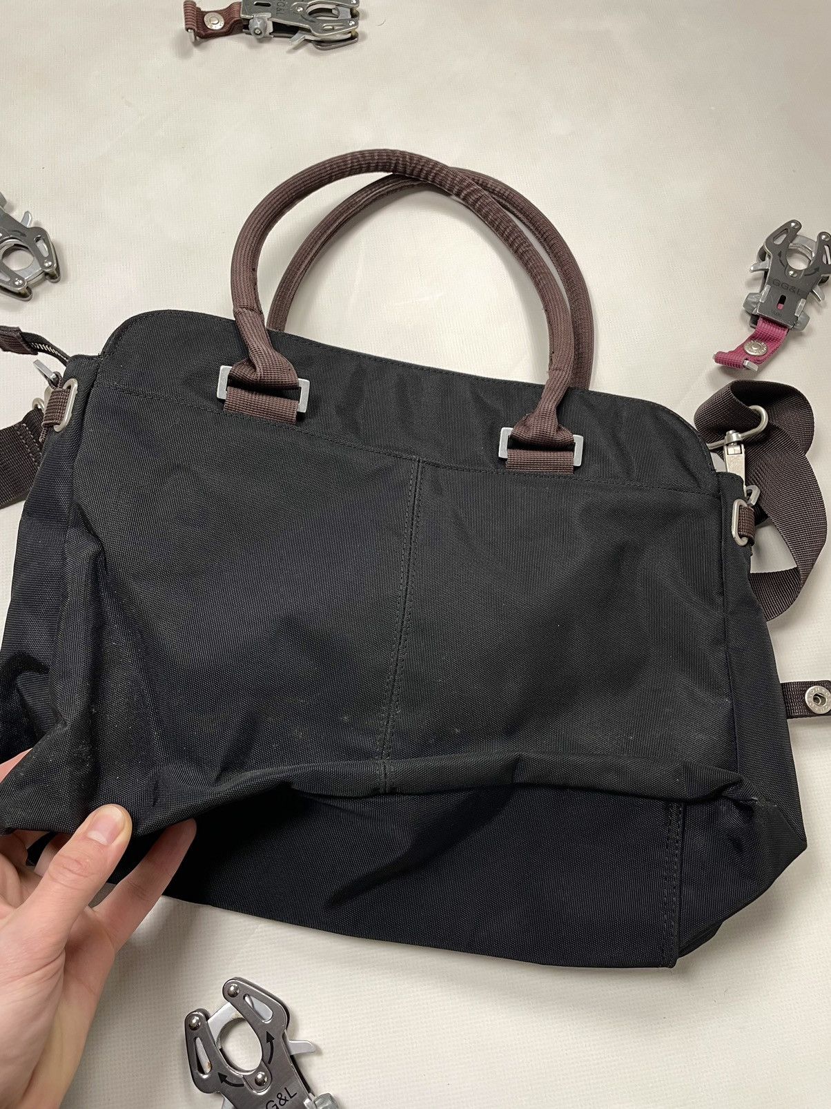 Japanese Brand George Gina & Lucy 👁️ Grace Vintage Black Carabiner Bag GGL Size ONE SIZE - 6 Thumbnail