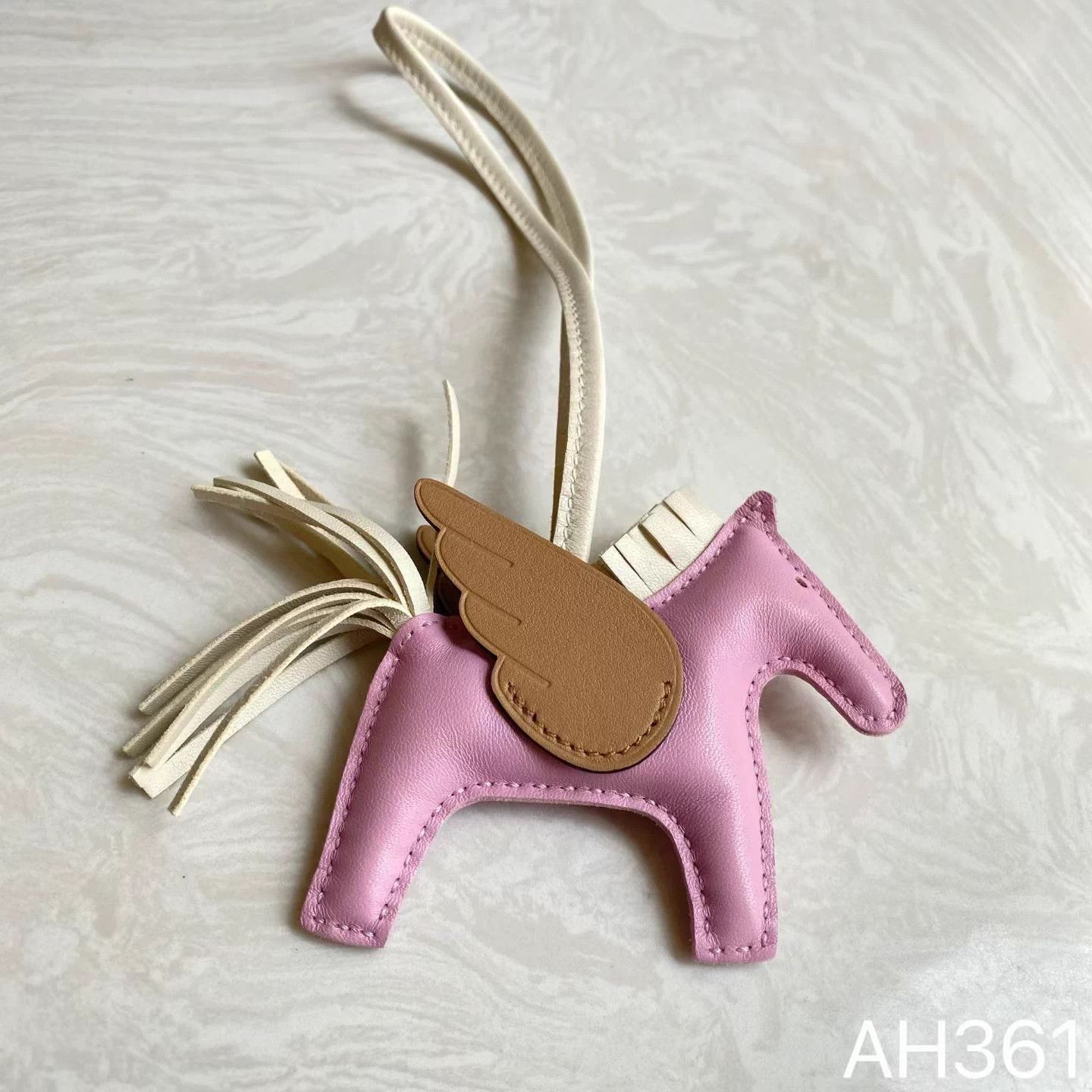 Hermes Hermes Pegasus Bag Charm Dream Pink & Biscuit Wings Z Stamp Size ONE SIZE - 6 Thumbnail