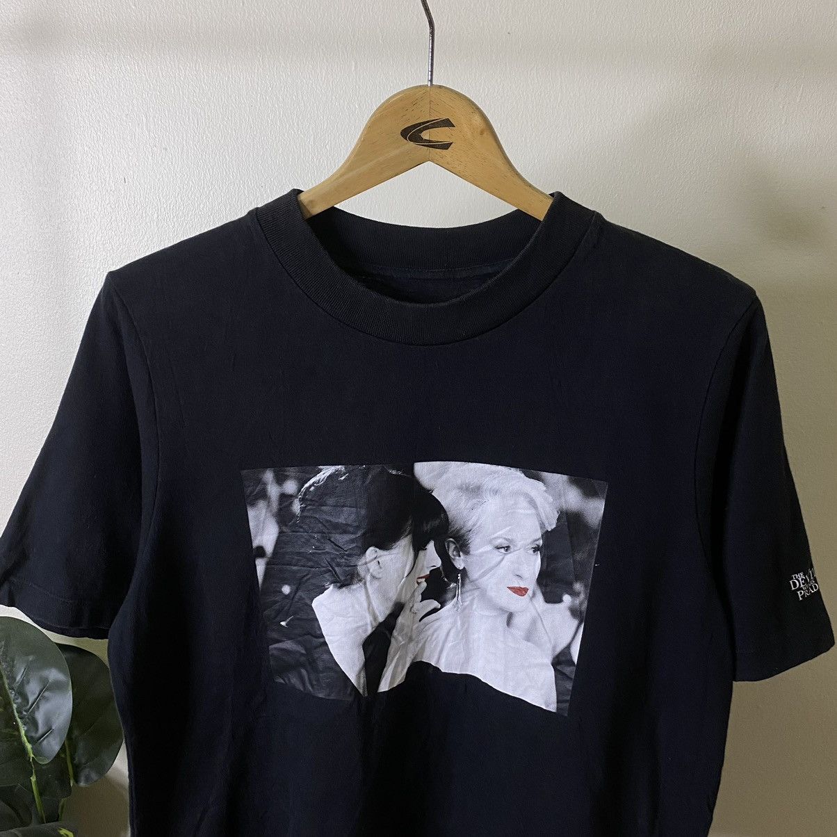 Uniqlo The Devil Wears Prada Movie x Uniqlo UT Collaboration TShirt Size M / US 6-8 / IT 42-44 - 2 Thumbnail