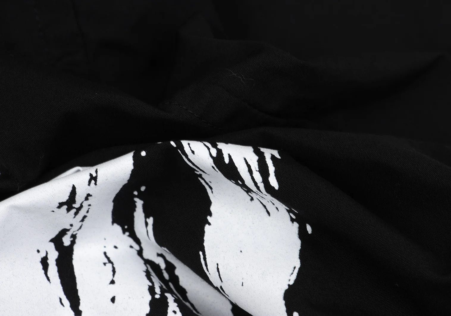 Yohji Yamamoto Pigment Print Shirt in Black and Off-White Size US S / EU 44-46 / 1 - 15 Thumbnail