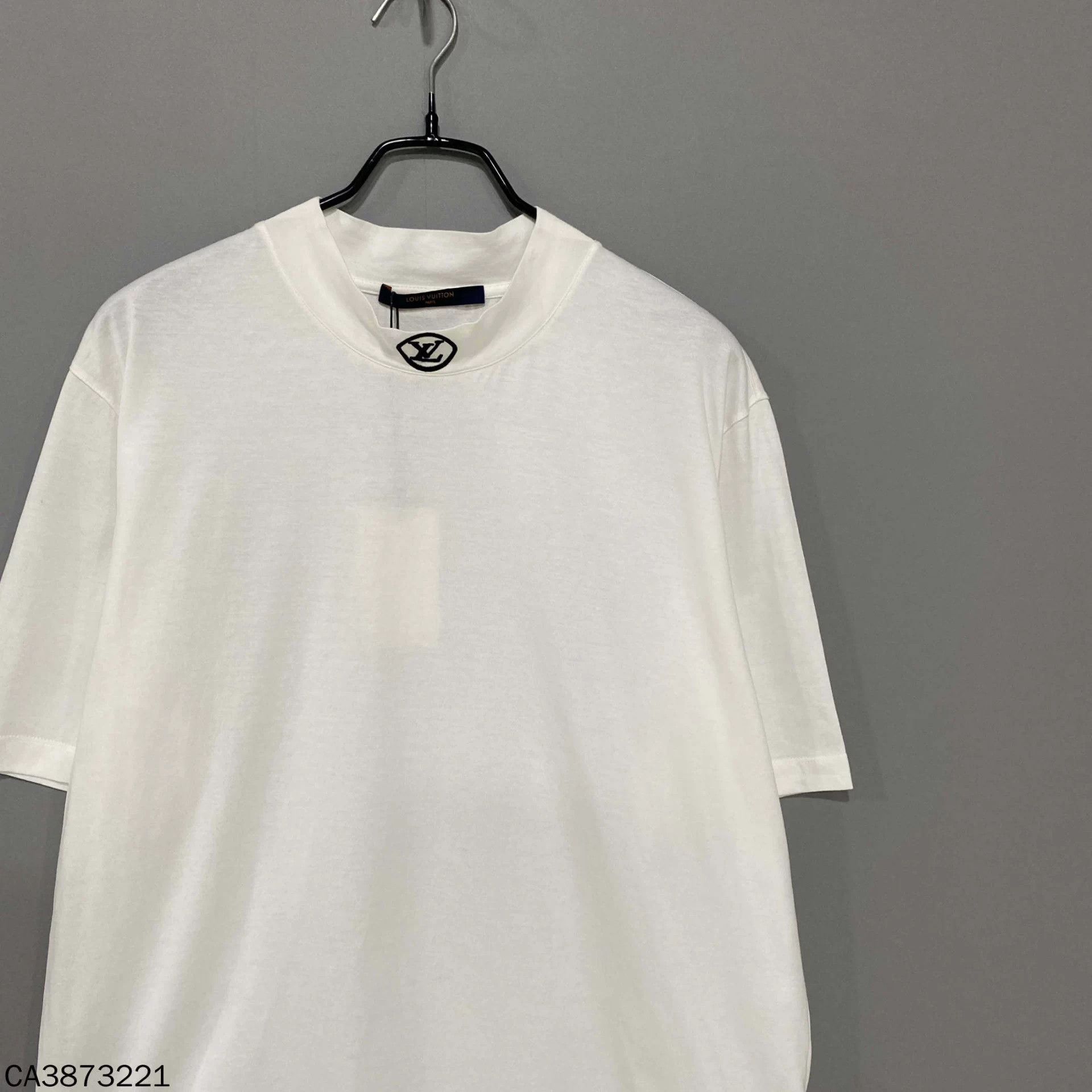 Louis Vuitton LV 98 New short-sleeve shirt size M Size M / US 6-8 / IT 42-44 - 1 Thumbnail