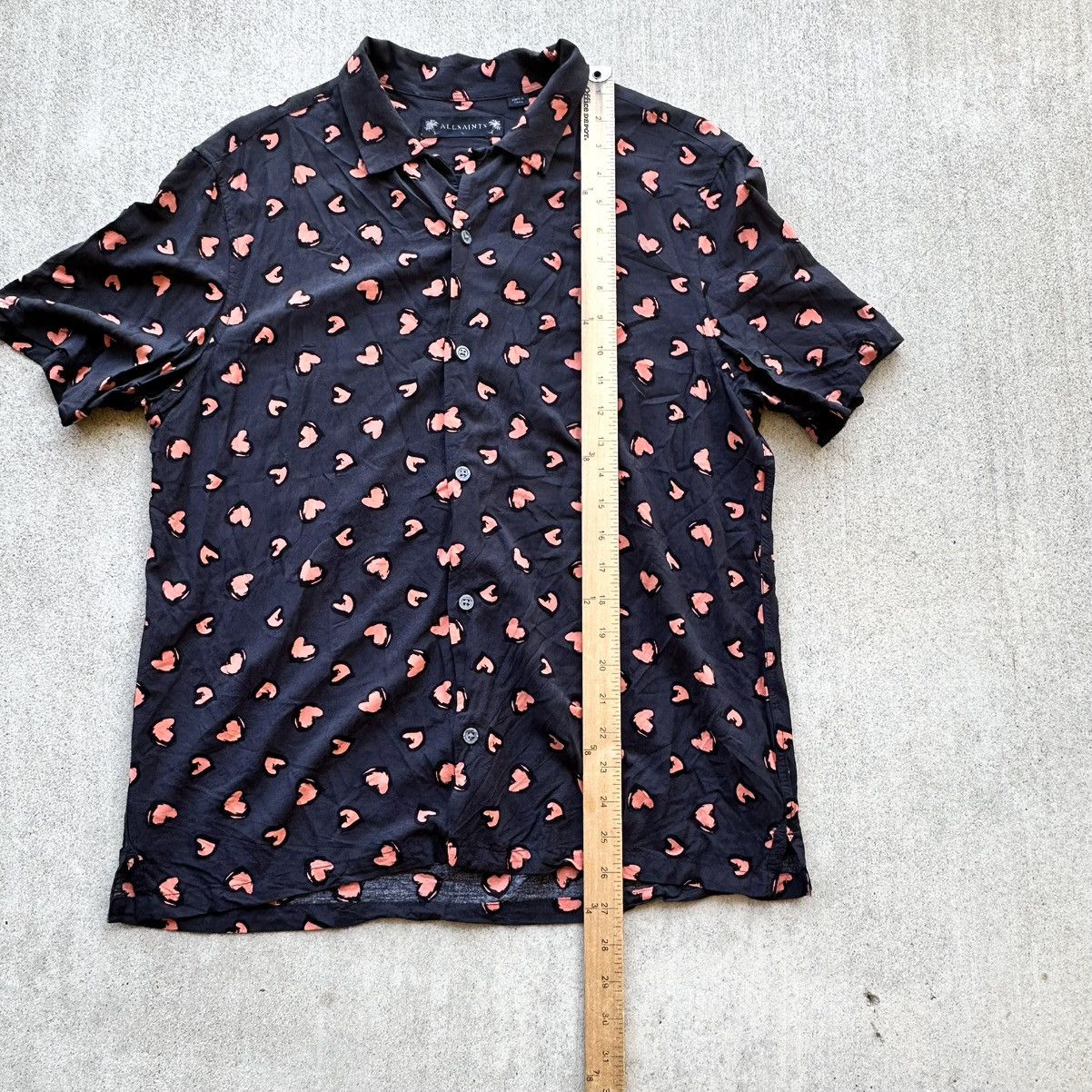 Allsaints Allsaints Viscose Camp Shirt Men Size Large Hearts AOP Size US L / EU 52-54 / 3 - 7 Thumbnail