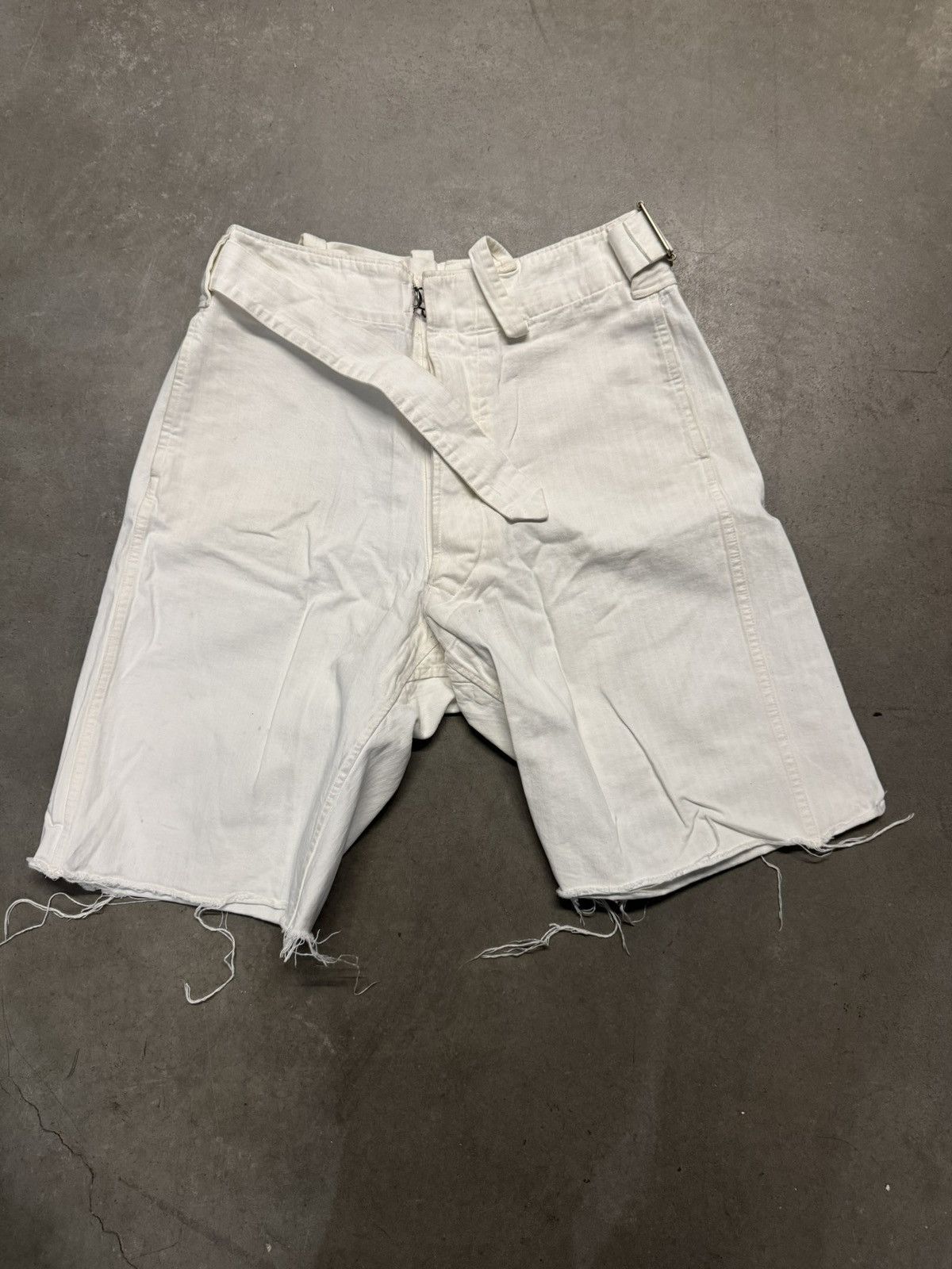 Maison Margiela MAISON MARGIELA SHORTS Size US 30 / EU 46 - 1 Thumbnail