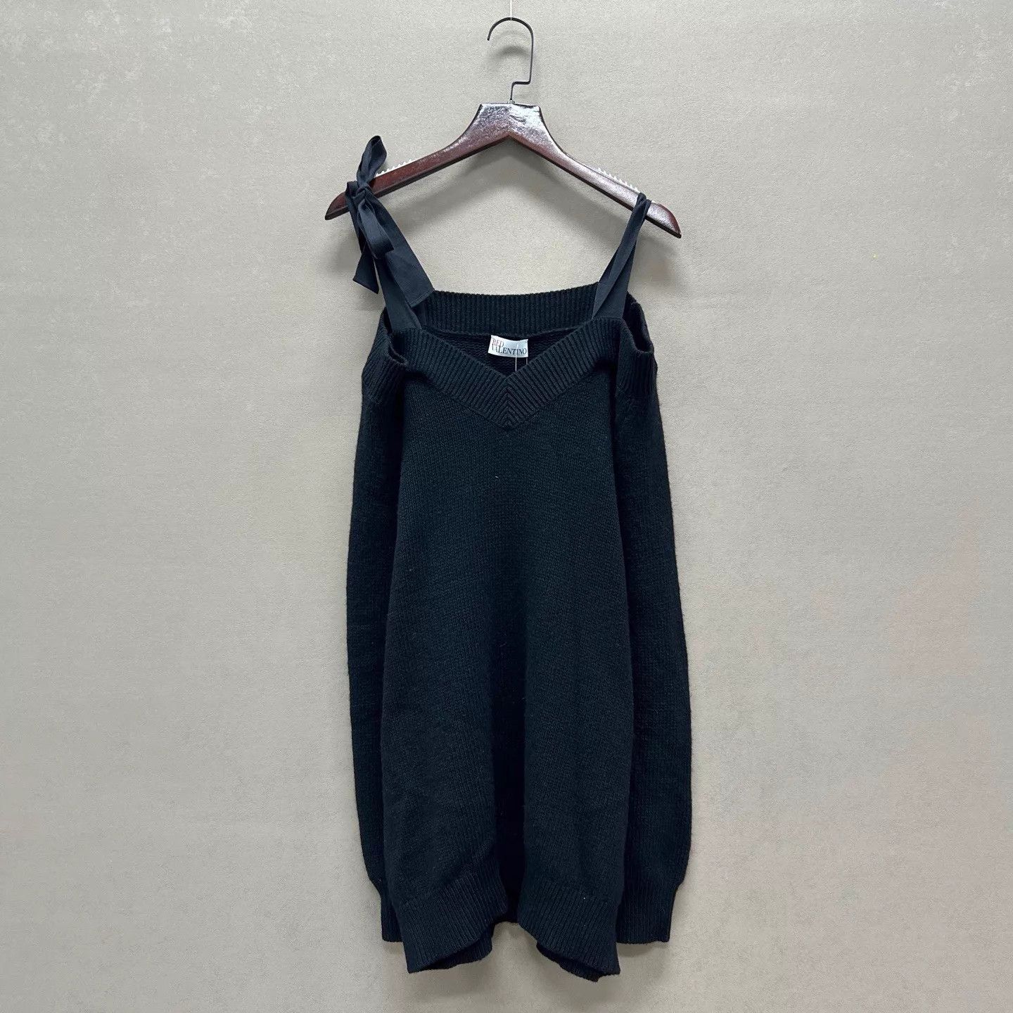 Valentino Valentino women's 99% new cami sweater M Size M / US 6-8 / IT 42-44 - 1 Thumbnail