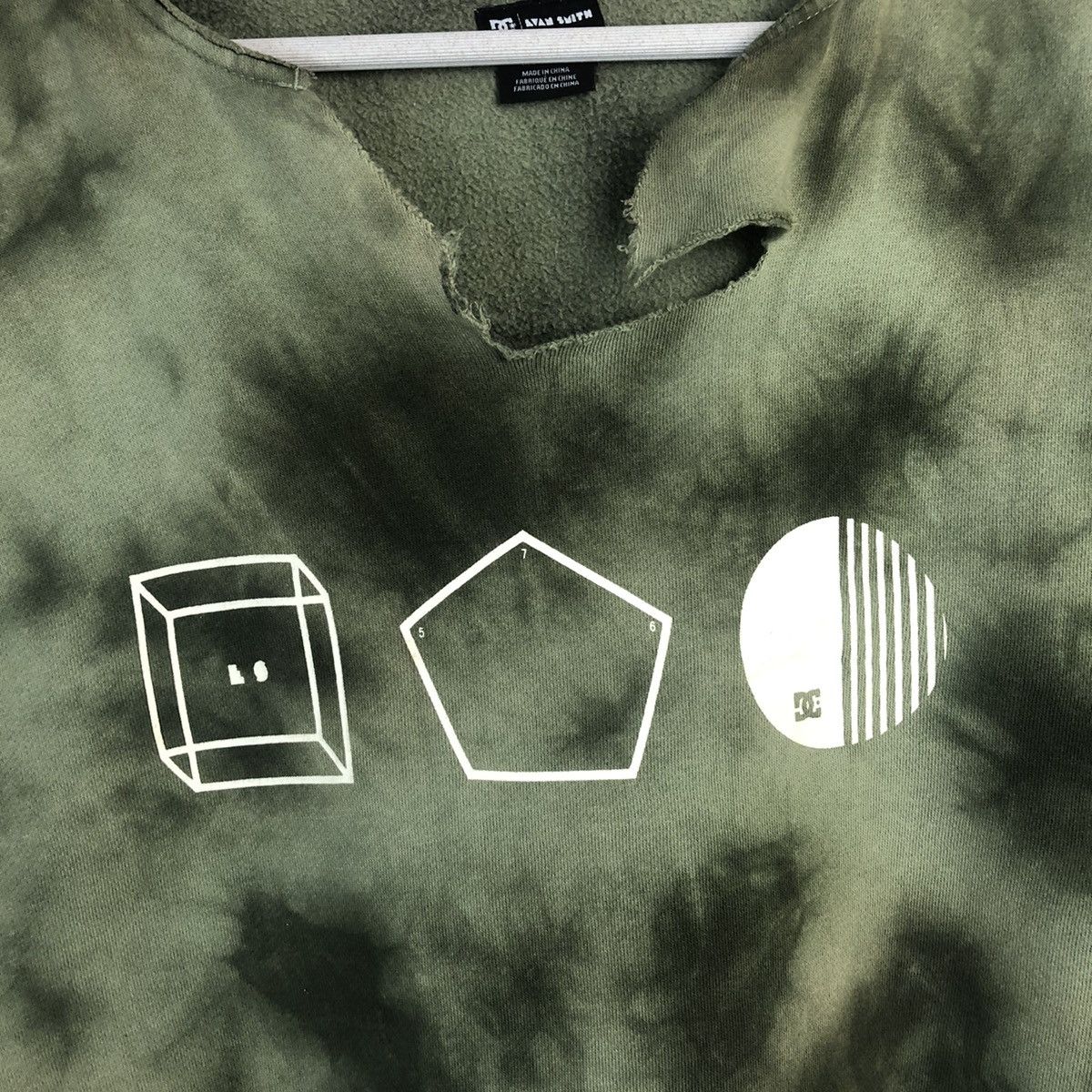 DC DC X Evan Smith Green ripped acid wash Sweatshirt #A187 Size US M / EU 48-50 / 2 - 9 Thumbnail