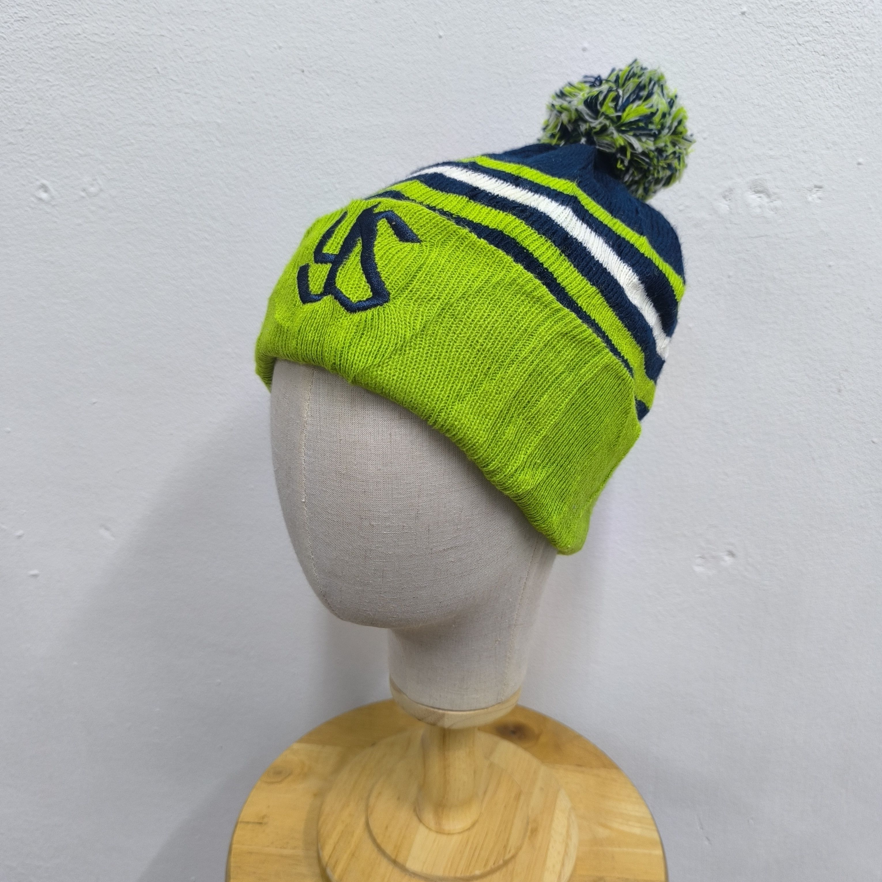 Japanese Brand ✨NPB tokyo yakult swallows baseball club beanie hat Size ONE SIZE - 2 Thumbnail