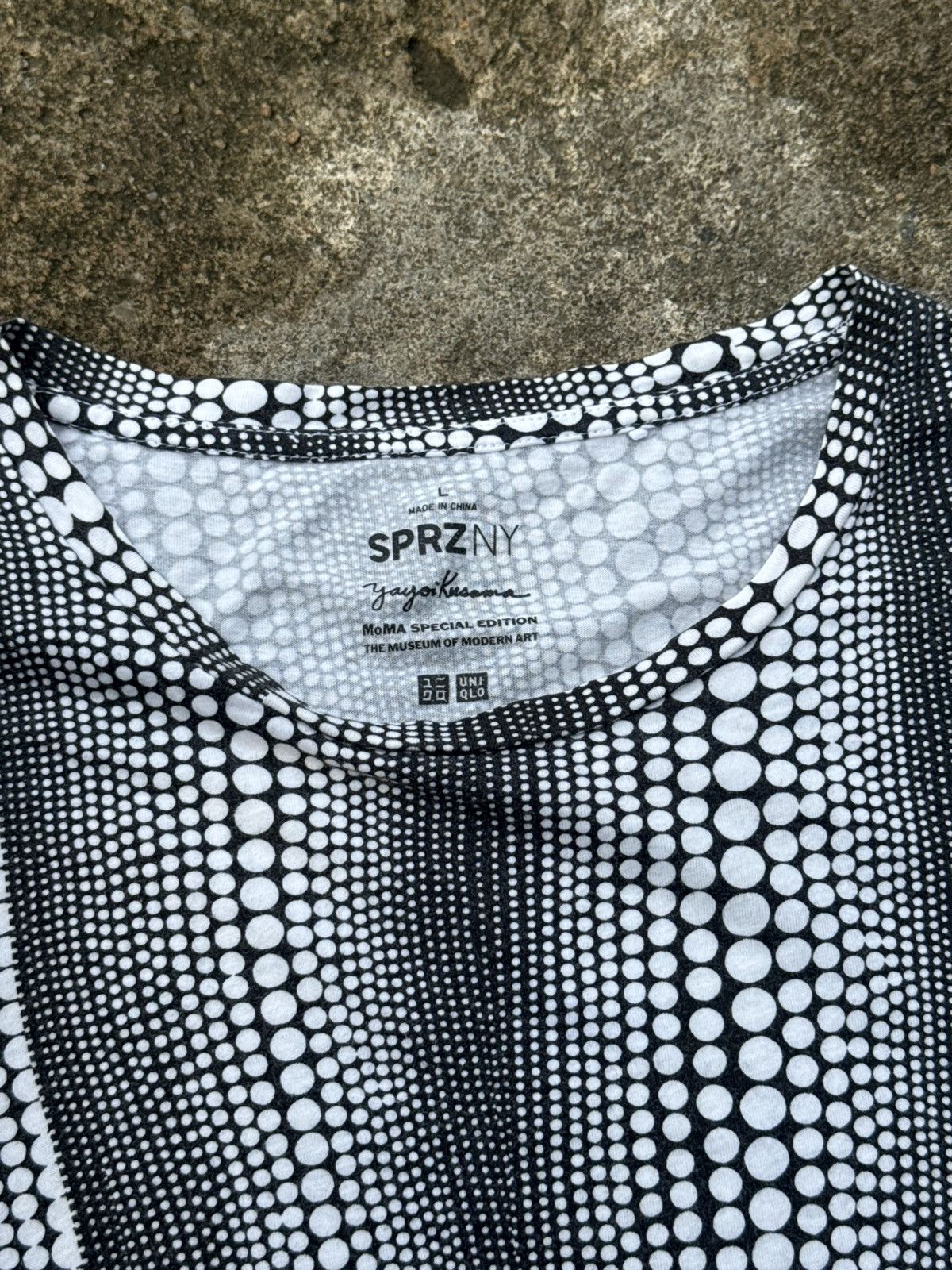 Yayoi Kusama Yayoi Kusama Moma Special Edition Uniqlo Tees Size US L / EU 52-54 / 3 - 4 Thumbnail