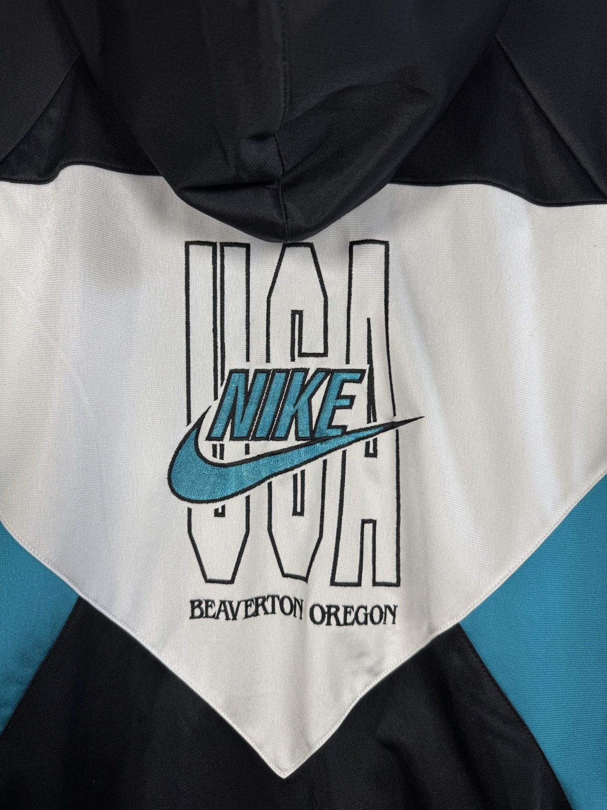 Nike Vintage 90s Nike USA Zip Up Hoodie Beaverton Oregon Size M Size US M / EU 48-50 / 2 - 17 Thumbnail