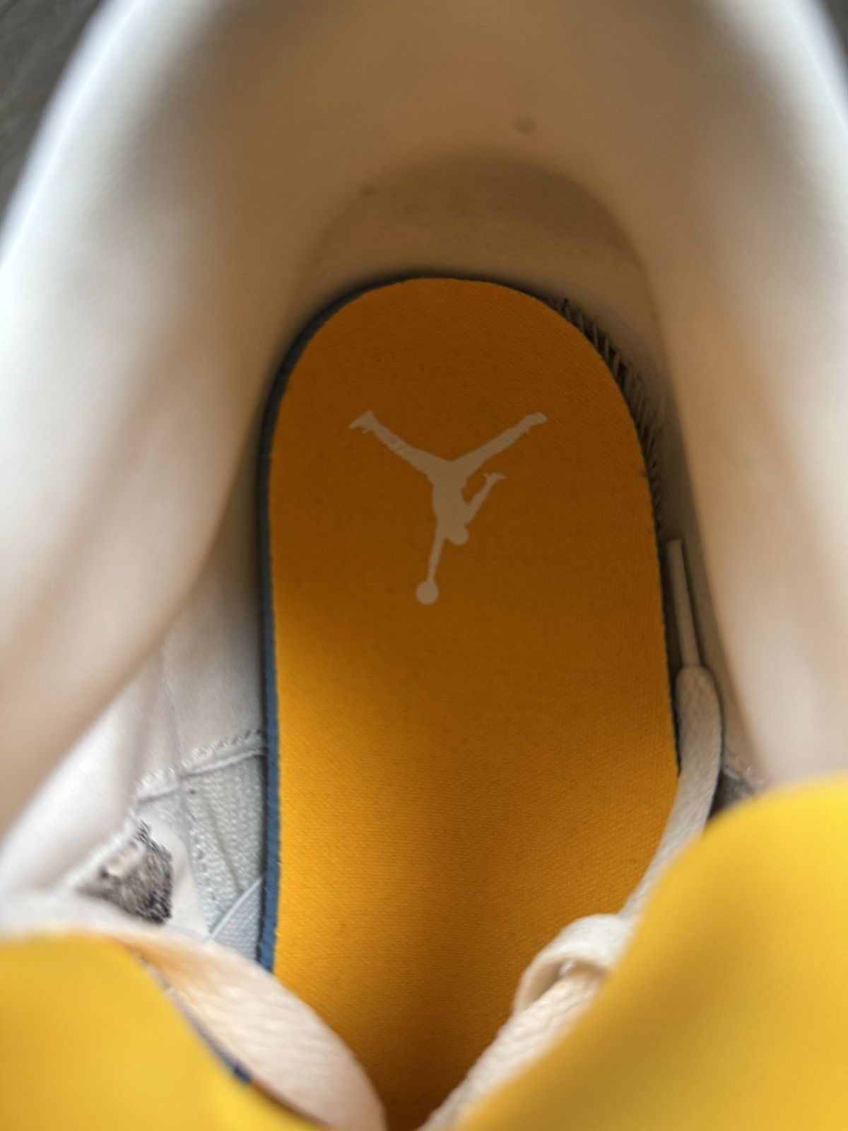 Jordan Brand Air Jordan 3 Retro Laser Orange Size 10W/8.5M Size US 8.5 / EU 41-42 - 6 Thumbnail