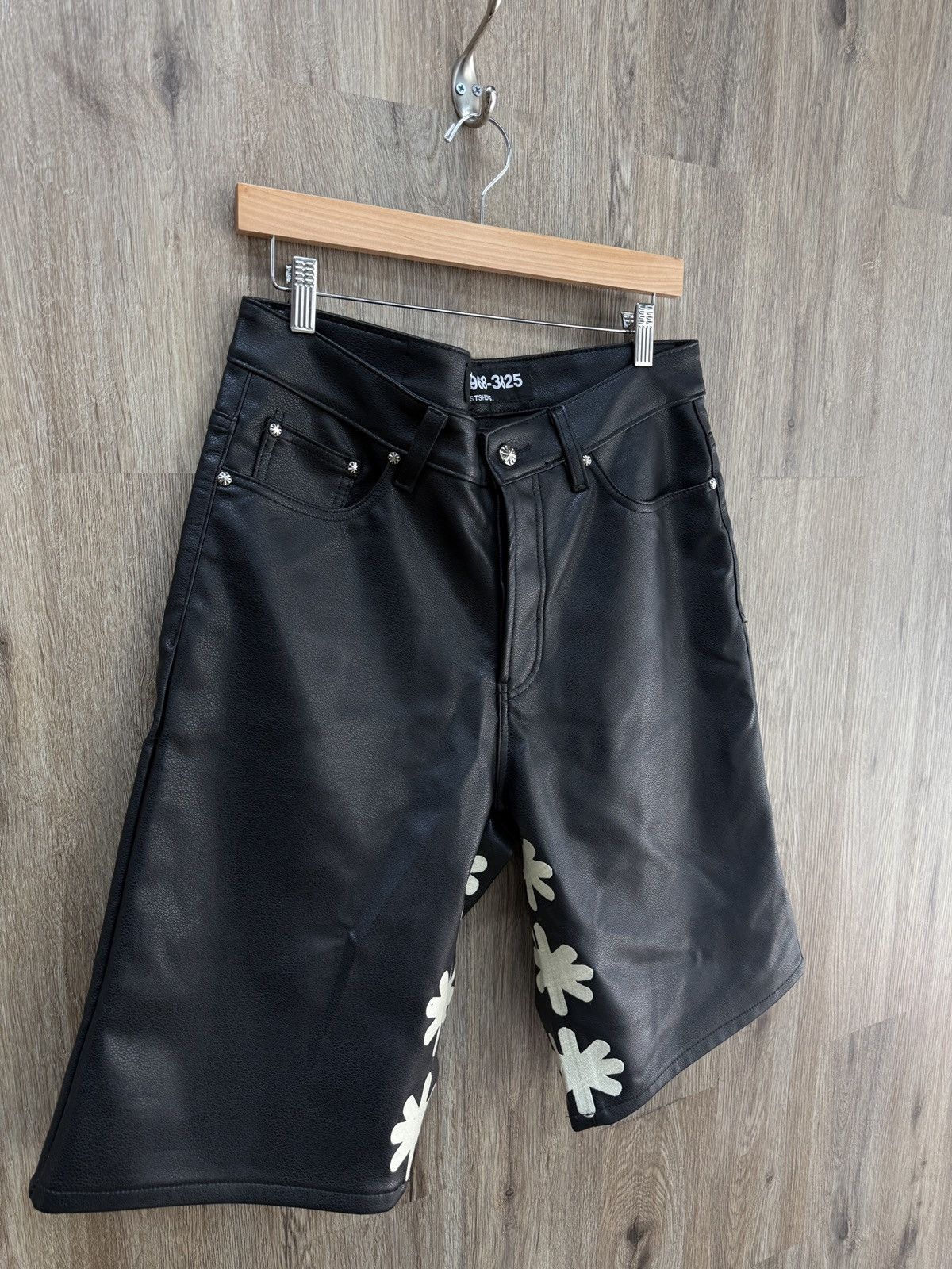 Other Los Shadow Shorts Size US 32 / EU 48 - 2 Thumbnail