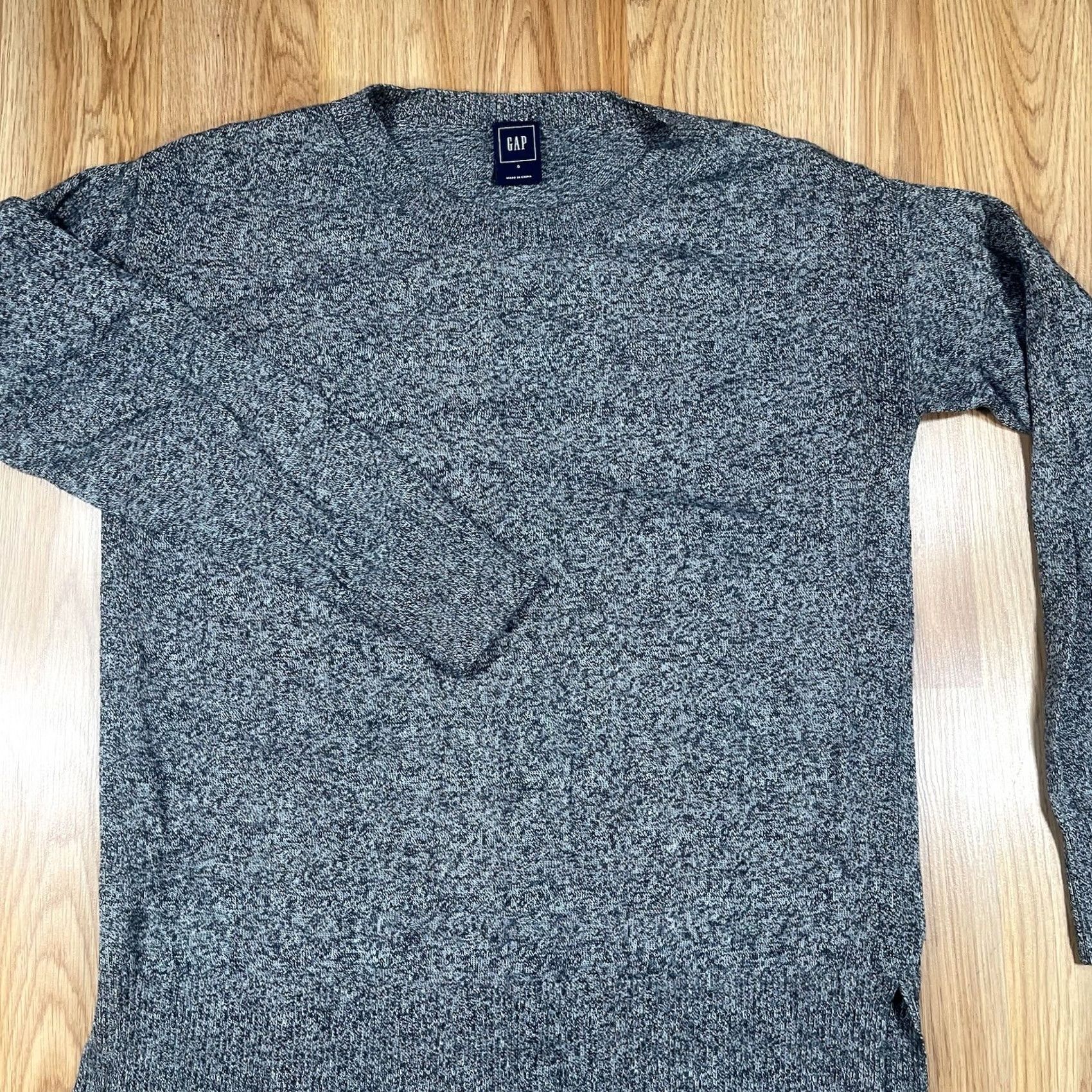 Gap Gap Sweater Women’s Size S Small Gray Knit Round Crew Neck Long Sleeve Pullover Size S / US 4 / IT 40 - 2 Thumbnail
