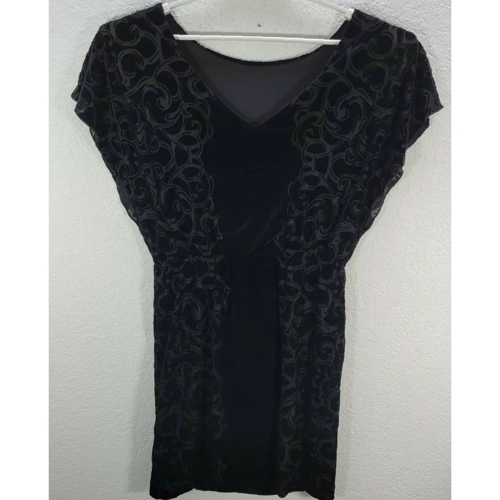 White House Black Market Womens White House Black Market Velvet Textured Lined Mini Dress Open Back XS Black Velvet Textured Open Back Mini Dress Womens XS Size XS / US 0-2 / IT 36-38 - 5 Thumbnail