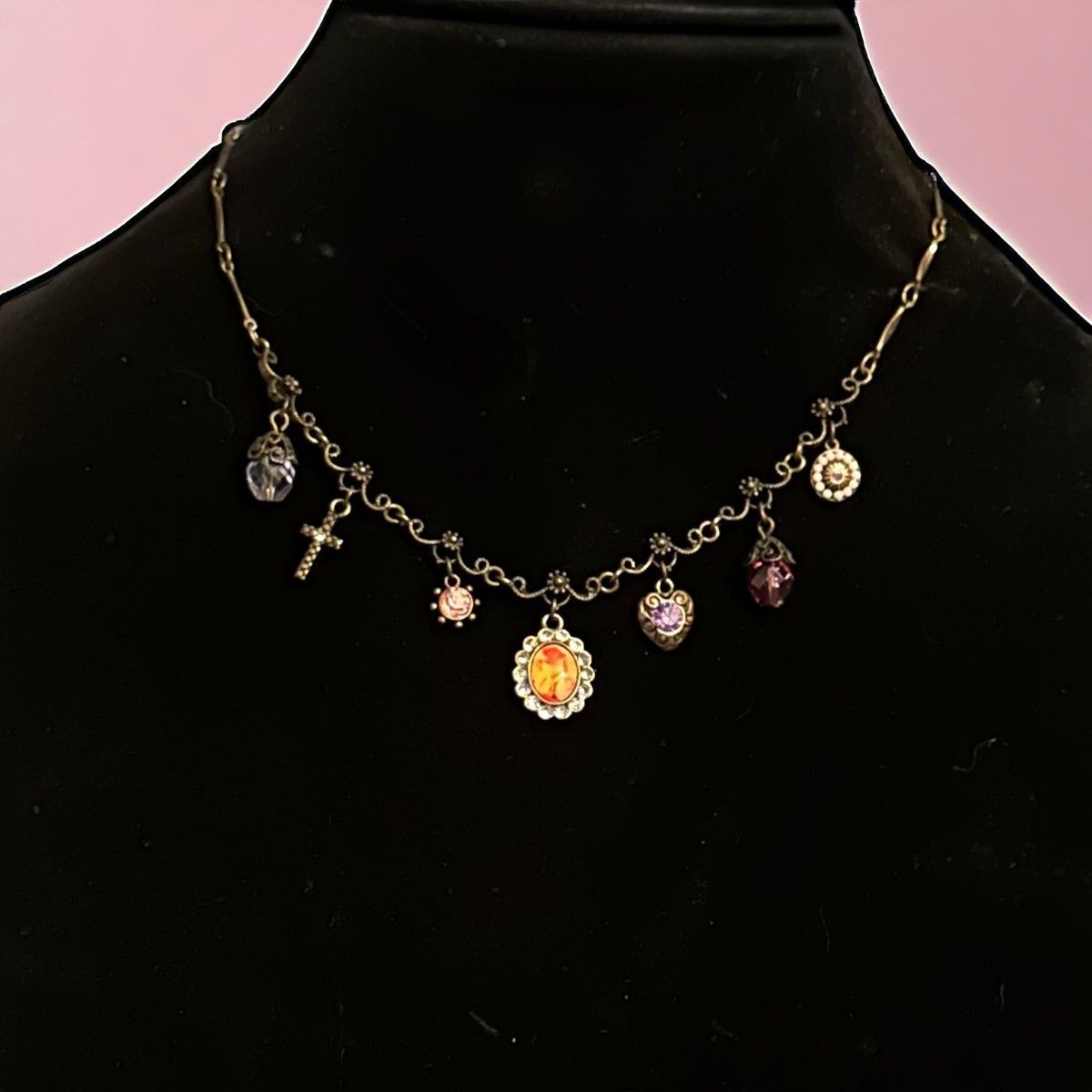 Other Avon NR bronze tone Victorian style charm necklace Size ONE SIZE - 1 Thumbnail