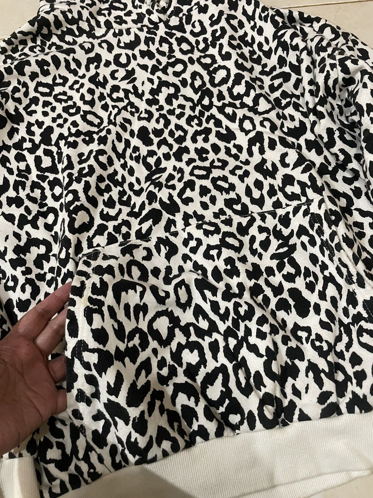 Japanese Brand LEOPARD PRINT HOOD - WHITE Size ONE SIZE - 9 Thumbnail