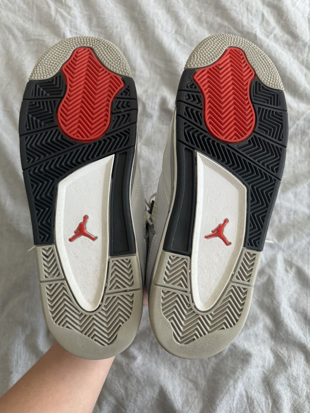 Jordan Brand Jordan 4 cement gs size 7y Size US 7 / EU 40 - 11 Thumbnail
