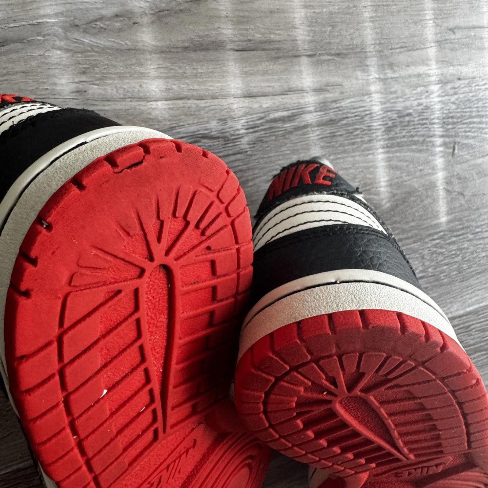 Nike NIKE • Dunk Low "NBA 75th Anniversary Chicago" (4.5M) Size US 5 / EU 37 - 11 Thumbnail