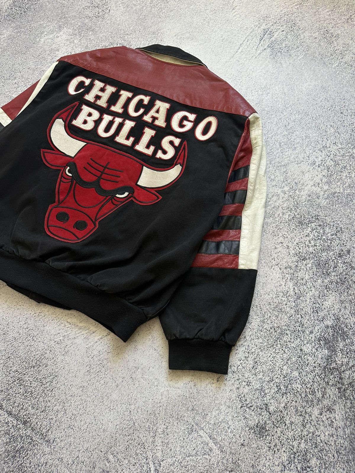 Jeff Hamilton 1993 Jeff Hamilton Chicago Bulls Jacket Size US XL / EU 56 / 4 - 14 Thumbnail