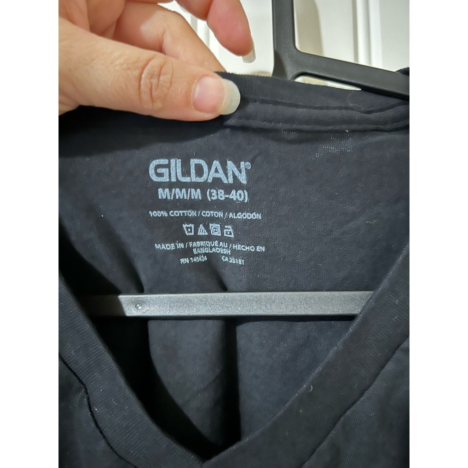 Gildan V-Neck T-Shirts Tagless Grey/black (38-40) Moisture wicking Size US M / EU 48-50 / 2 - 13 Thumbnail
