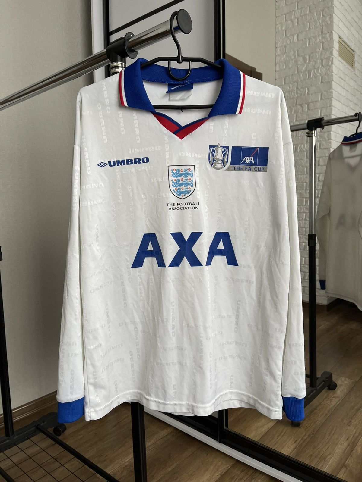 Umbro Umbro England Vintage Soccer Long Sleeve Jersey T-Shirt 90s Size US M / EU 48-50 / 2 - 3 Thumbnail