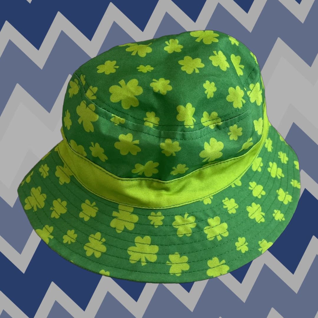 Vintage Shamrock Bucket Hat Green Adult One Size St. Patrick's Day Unbranded Unisex Adults Lightweight Reversible Spring Hat Size ONE SIZE - 1 Thumbnail