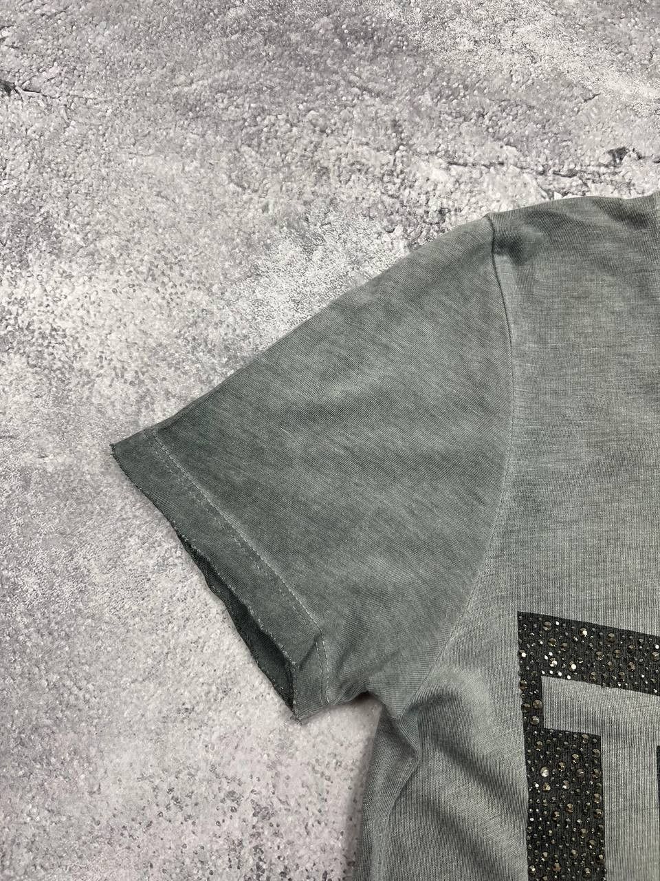 True Religion Vintage 2000s True Religion T-Shirt Big Logo Avant Garde Tee Size XS / US 0-2 / IT 36-38 - 7 Thumbnail