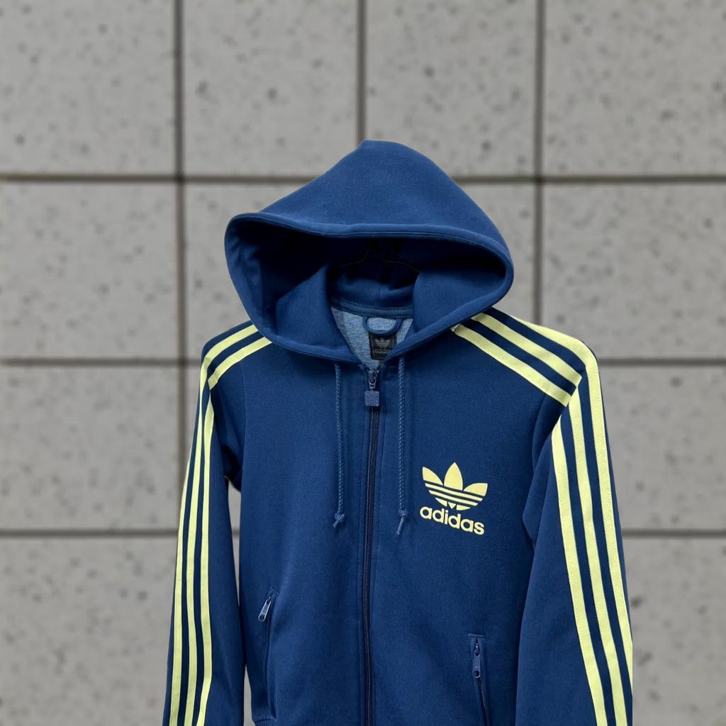 Adidas Adidas Originals Track Top Hooded Jacket Womens Size S Blue Short Zip Full Zip Vintage Size S / US 4 / IT 40 - 1 Thumbnail