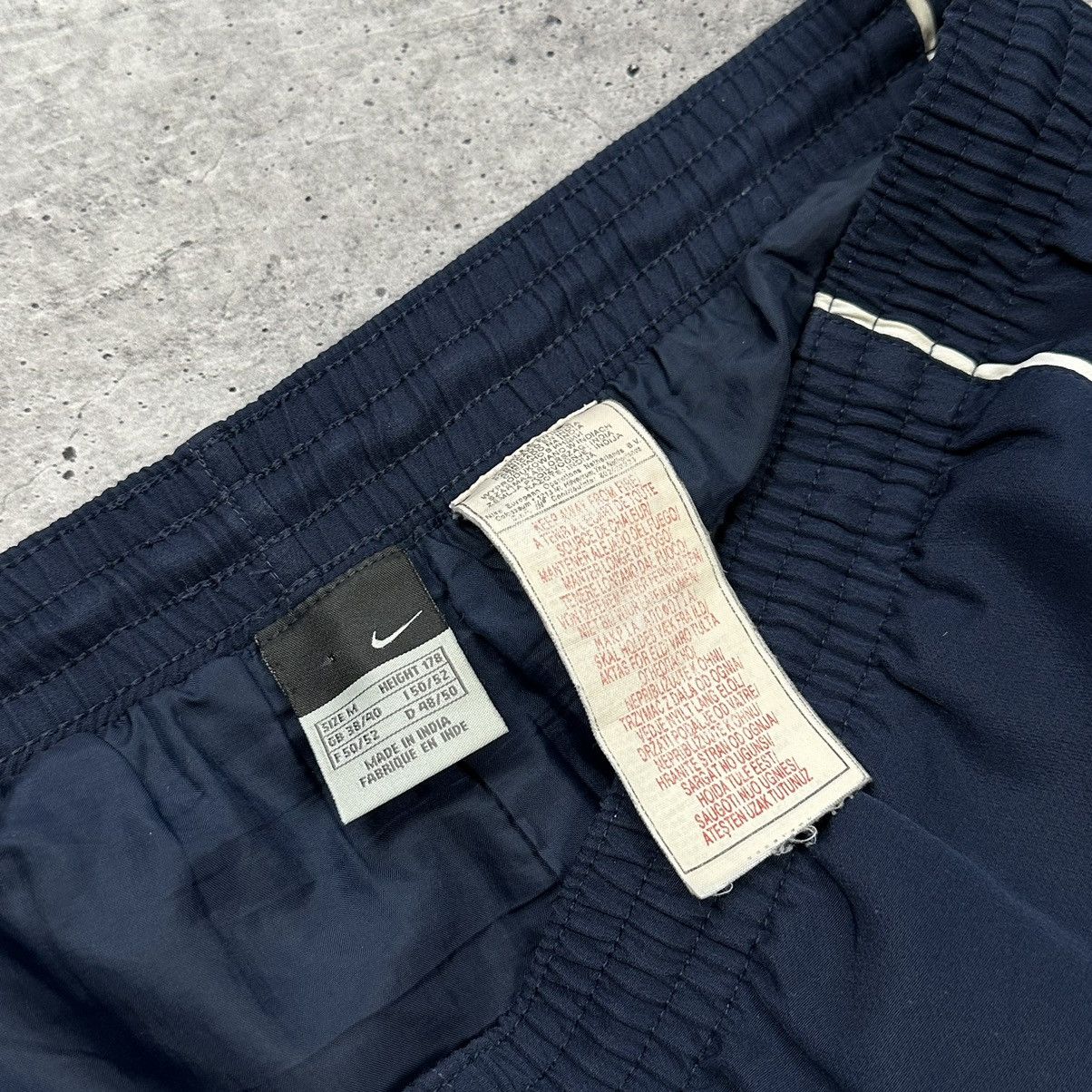 Vintage Vintage Nike Track Pants Navy Blue White Inserts Size US 32 / EU 48 - 14 Thumbnail