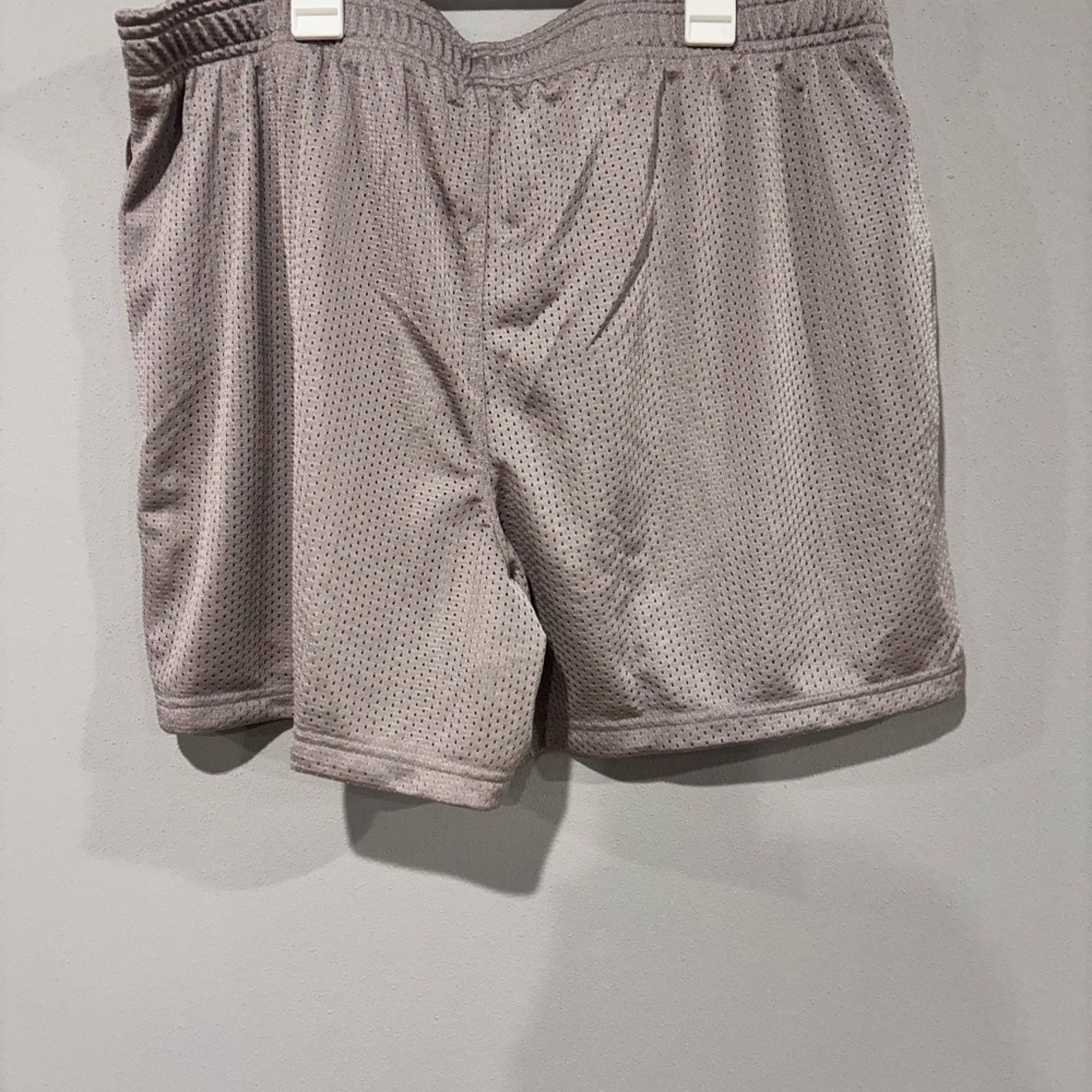 Under Armour Under Armour Men's Athletic Gray Shorts XXL Size US 38 / EU 54 - 4 Thumbnail