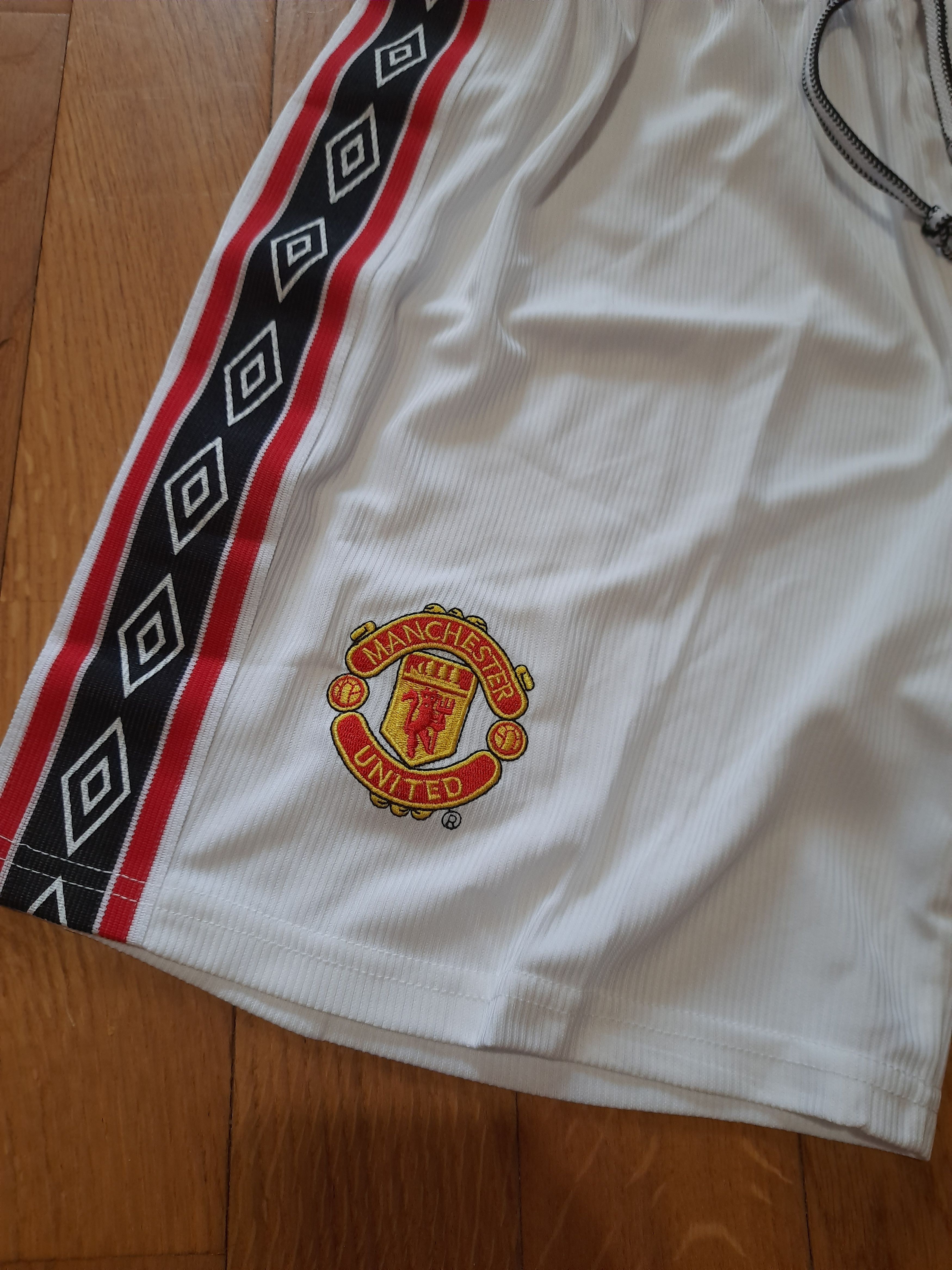 Other Manchester United Umbro Soccer Football Shorts Size US 36 / EU 52 - 2 Thumbnail