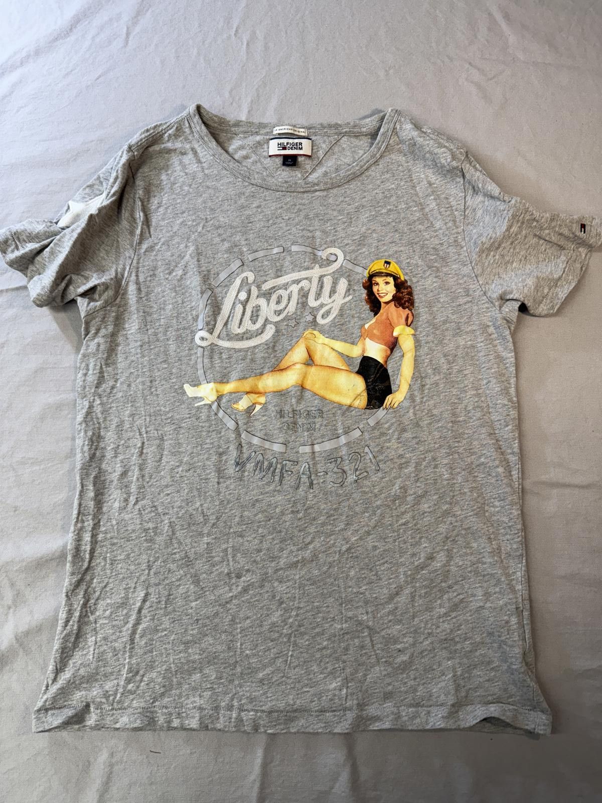 Designer Tommy Hilfiger Denim T-shirt Liberty Pin-Up Women Tee - M Size US M / EU 48-50 / 2 - 1 Thumbnail