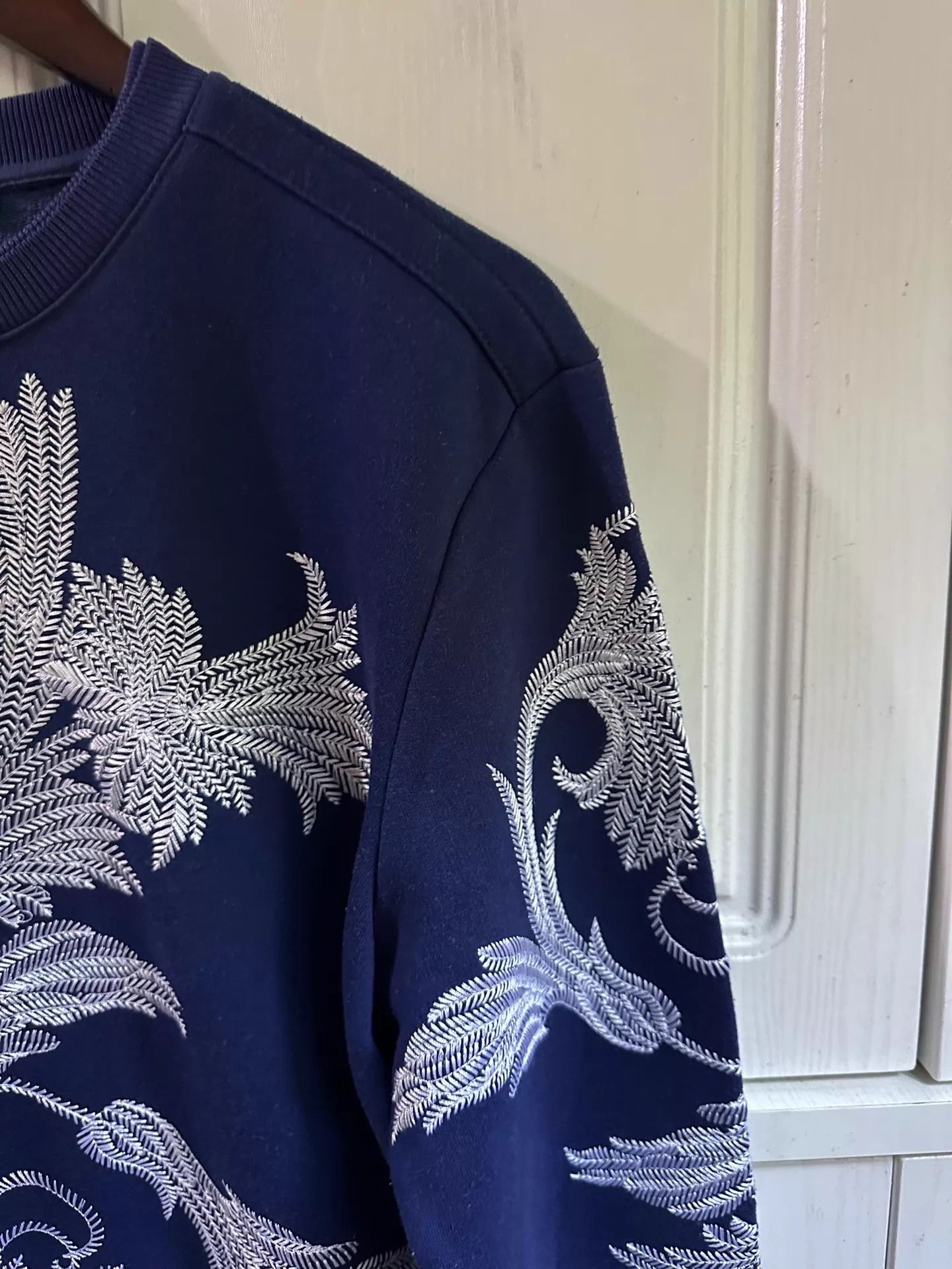 Versace Versace Runway 2-Sided Embroidered Sweatshirt Size S 98New Size US S / EU 44-46 / 1 - 5 Thumbnail