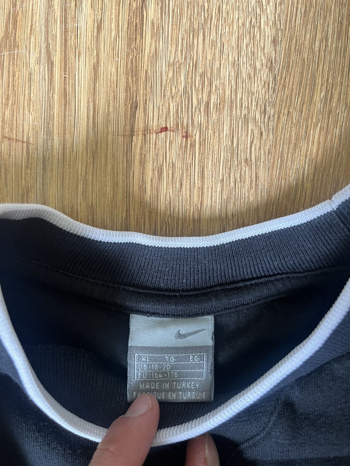 Nike Vintage Nike Sweatshirt Crewneck Y2K small swoosh boxy Size US S / EU 44-46 / 1 - 6 Thumbnail