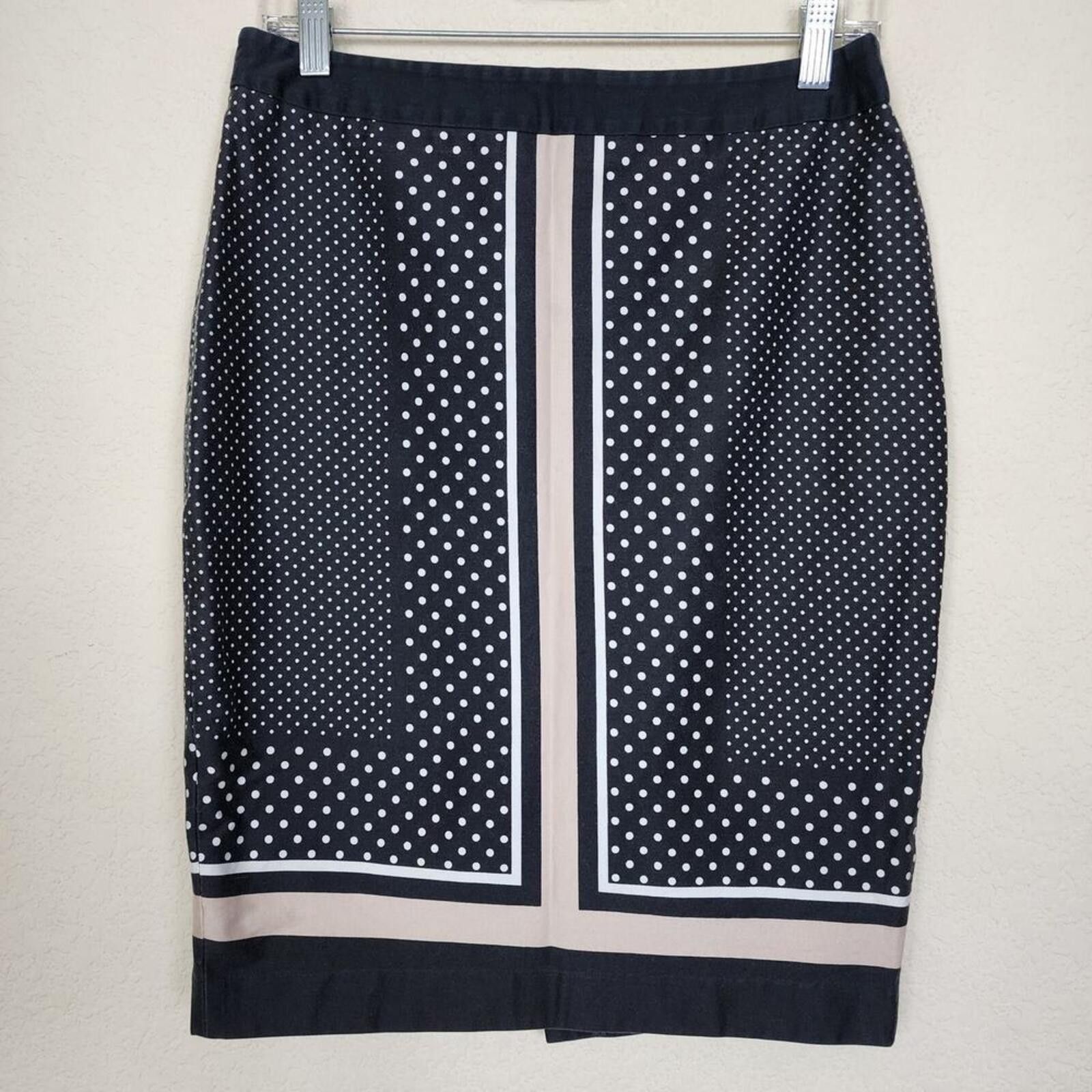 Ann Taylor Ann Taylor Size 8 Black Dotted Skirt Size 30" / US 8 / IT 44 - 1 Thumbnail