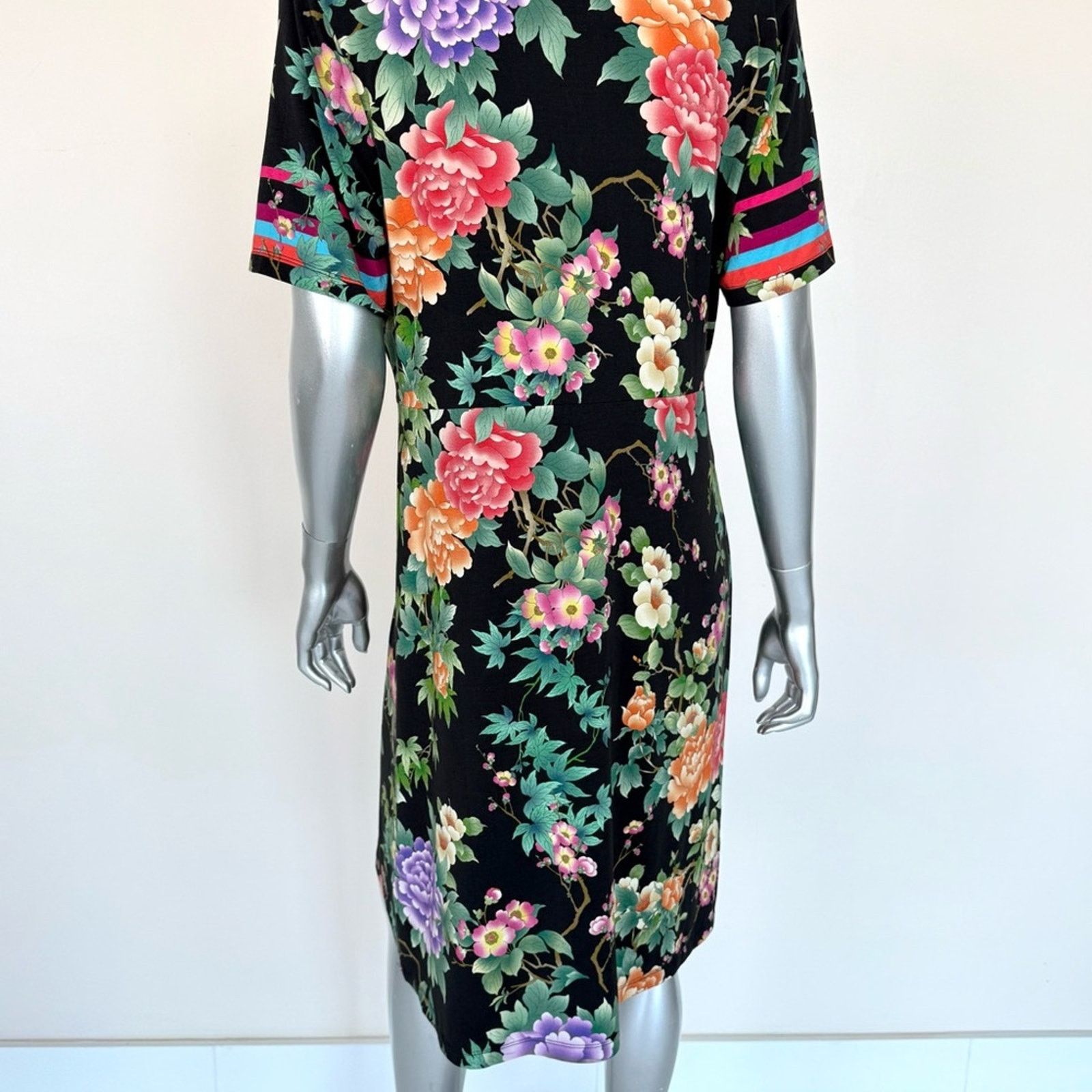 Johnny Was NWT!!! Jonny Was women floral print dress size M Retail 175$ Size M / US 6-8 / IT 42-44 - 4 Thumbnail