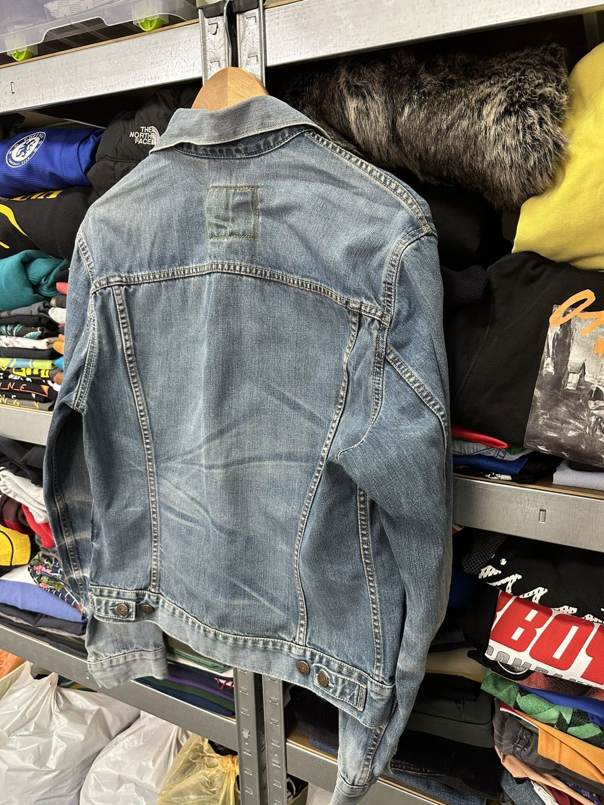 Levi's Vintage Clothing Vintage Levi’s Denim Jacket Washed Blue Trucker 90s Hype Size US XL / EU 56 / 4 - 13 Thumbnail