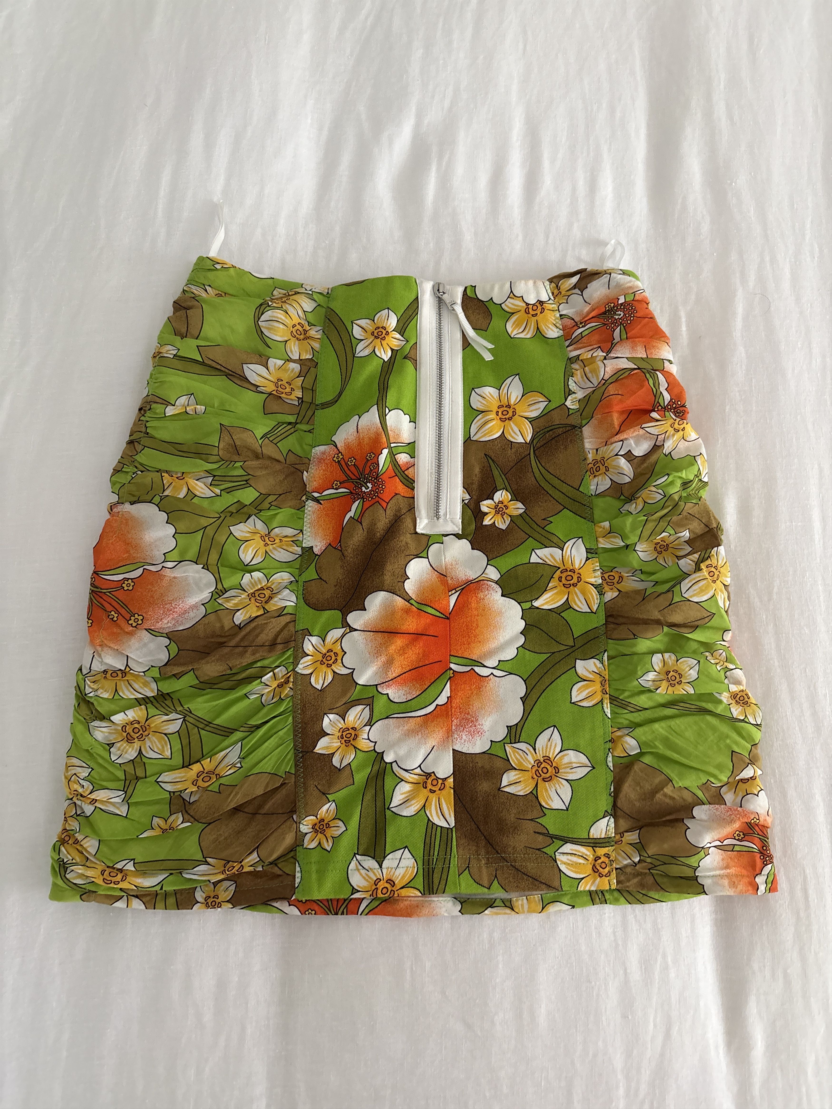 Dolce & Gabbana D&G ruched floral miniskirt Size 27" / US 4 / IT 40 - 2 Thumbnail