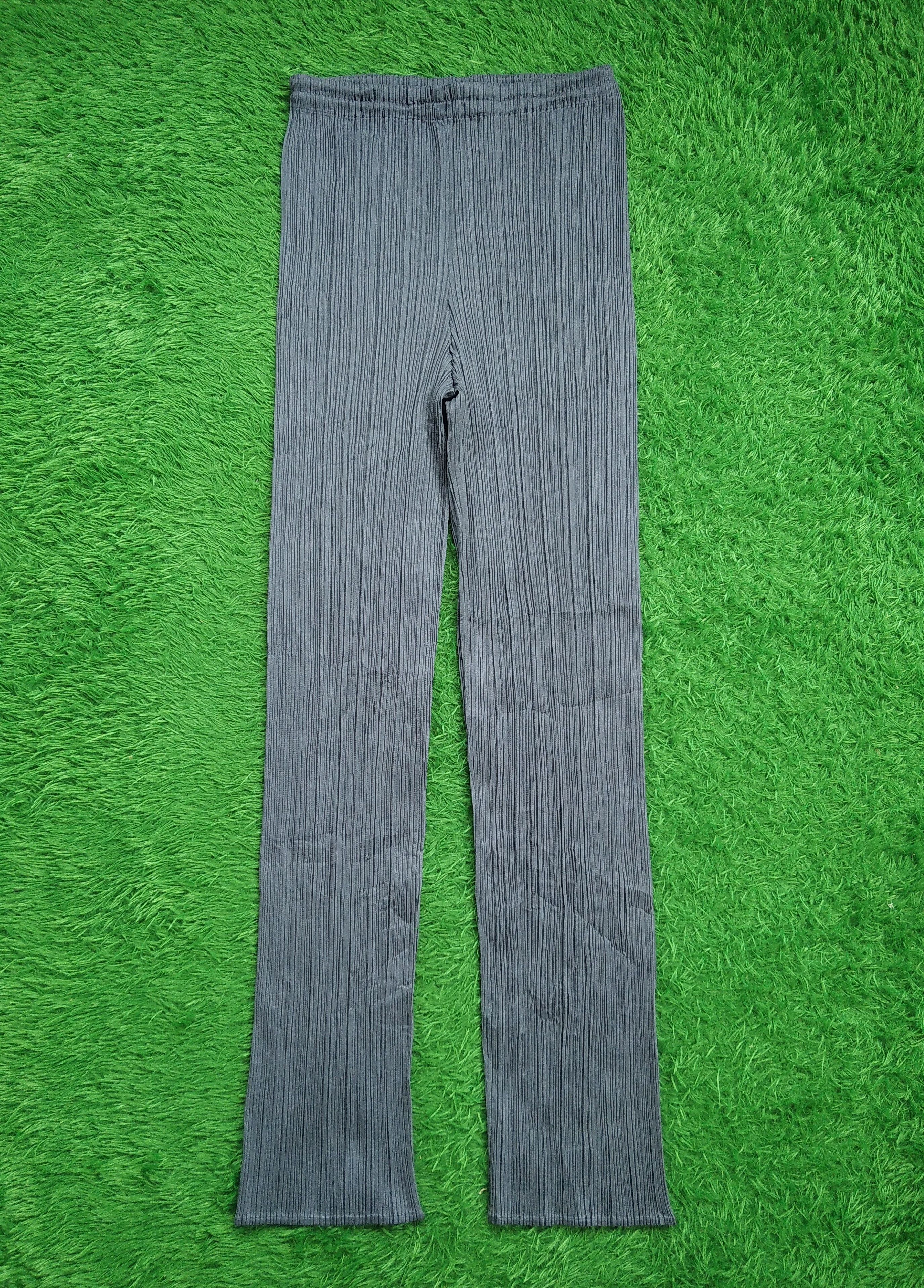 Issey Miyake × Japanese Brand × Pleats Please Issey Miyake ISSEY MIYAKE PLEATS PLEASE BASICS PANTS Size 32" / US 10 / IT 46 - 2 Thumbnail