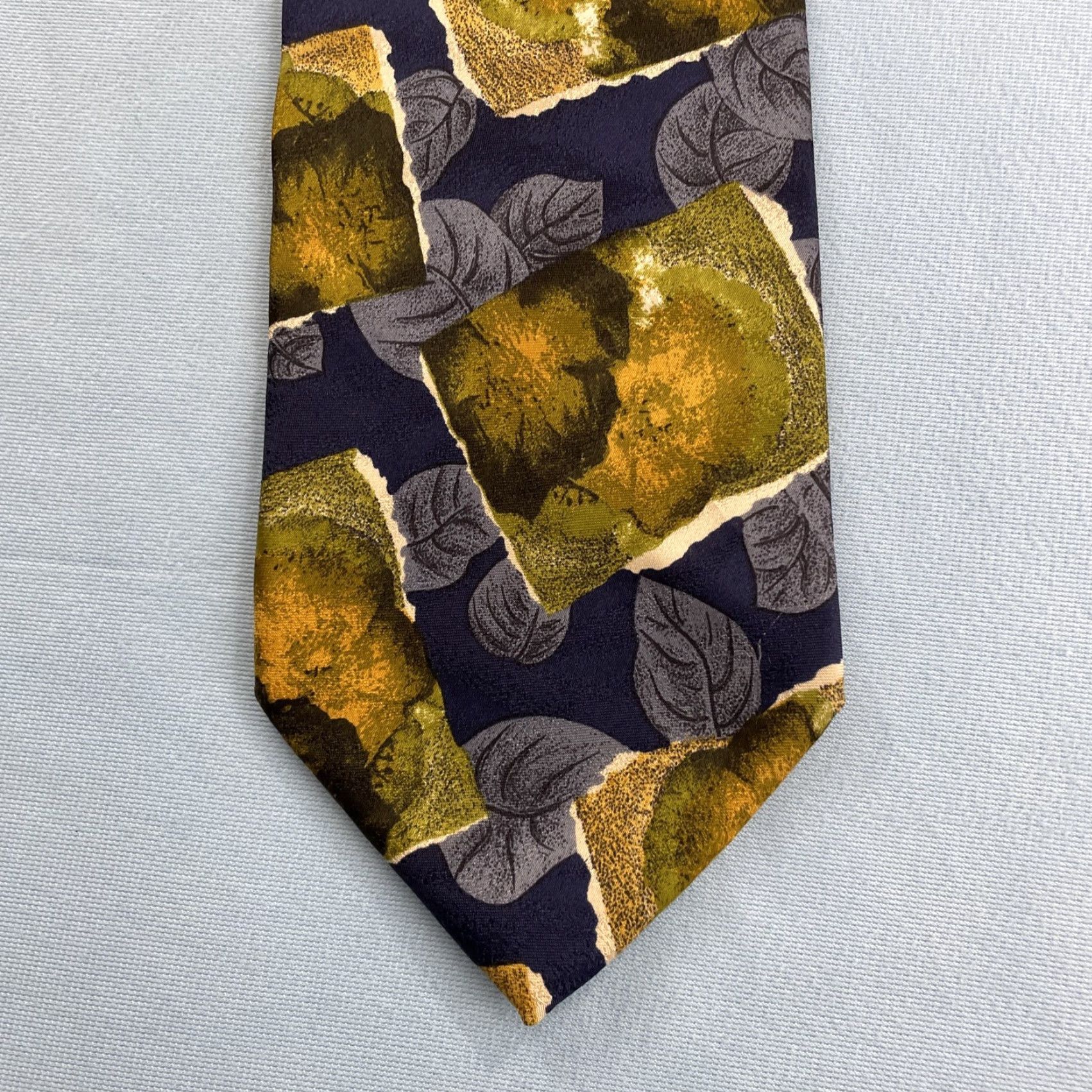 Vintage VINTAGE Pavone Tie Men's Adult One Size Silk Geometric Floral Patchwork Italy 57"-60" Wide Black Blue Green 1990s Cap­sule Necktie 4x56" Size ONE SIZE - 2 Thumbnail