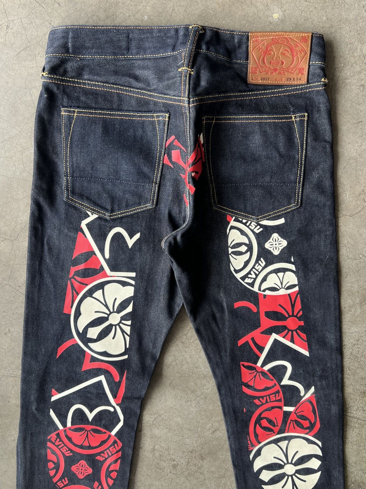 Evisu Evisu - Carrot Fit Kamon Seagull Pattern Daicock Jeans Size US 30 / EU 46 - 6 Thumbnail