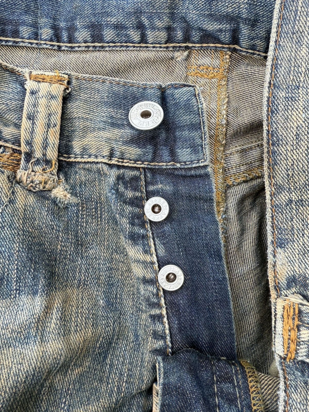 Replay × Vintage REPLAY RIPPED DESIGN JEANS STRAIGHT BUTTON FLY Size US 33 - 9 Thumbnail