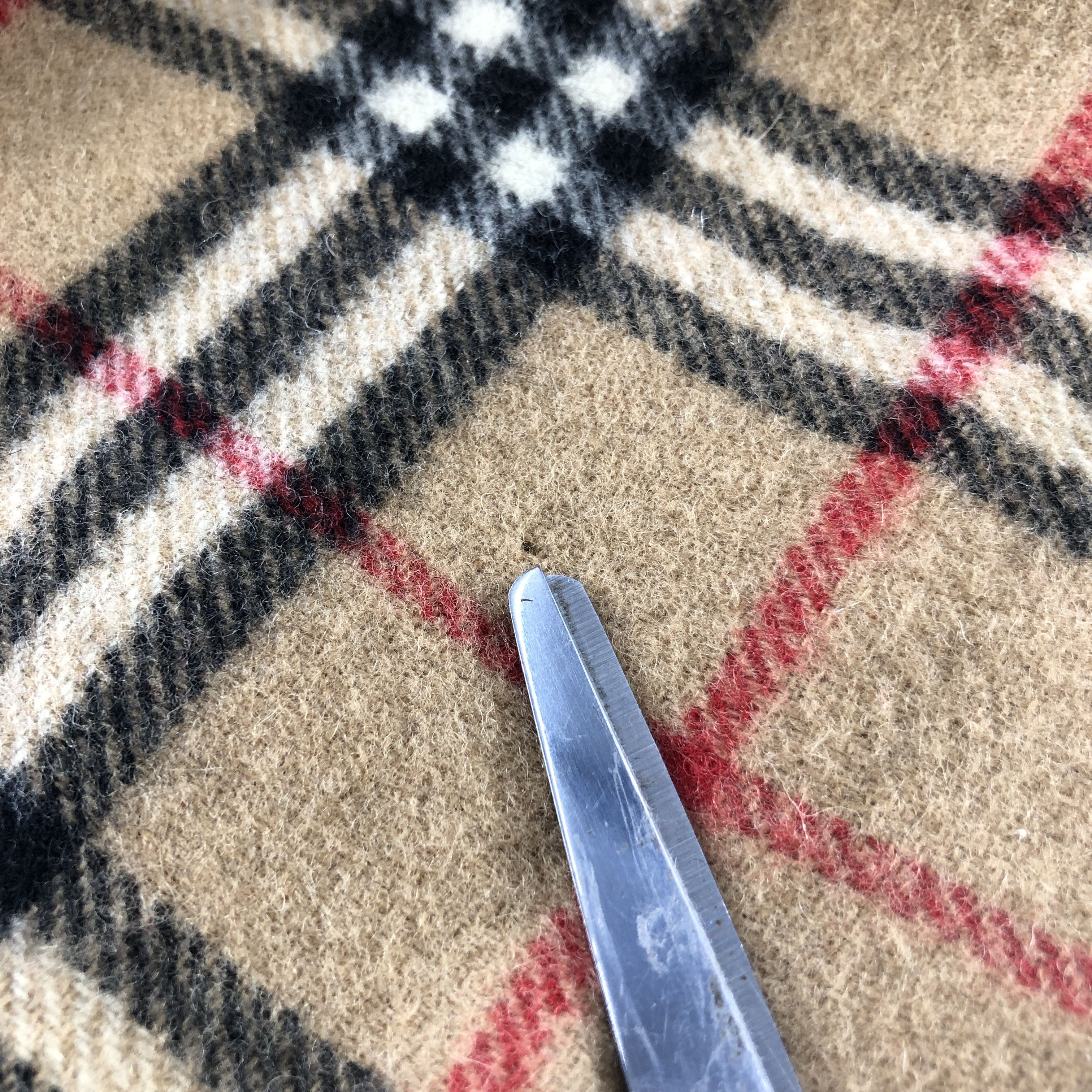 Burberry Burberrys Nova Check Tan Wool Scarf Muffler V2820 Size ONE SIZE - 6 Thumbnail