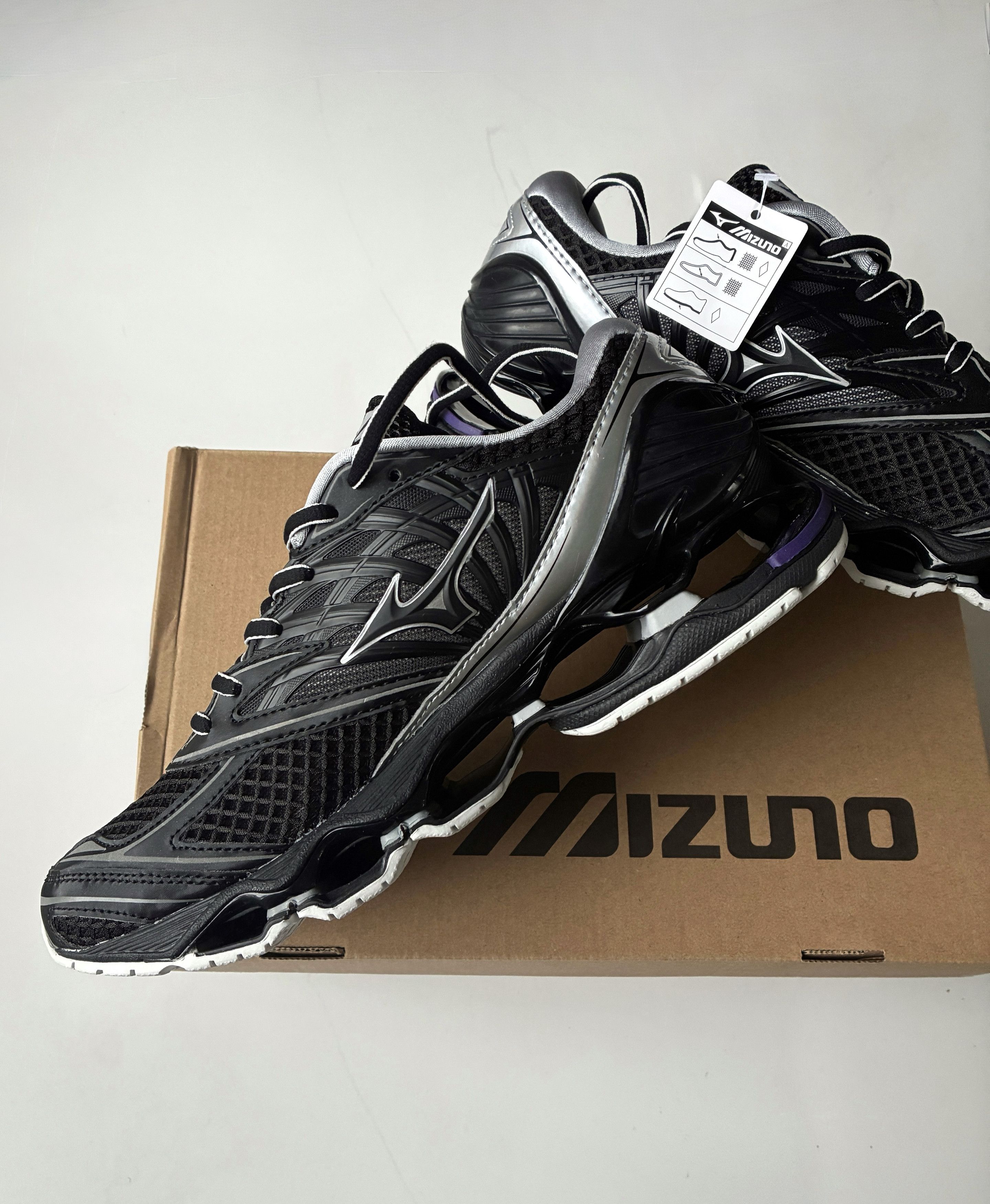 Mizuno Mizuno Wave Prophecy LS Millennium Pack Size US 7 / EU 40 - 1 Thumbnail
