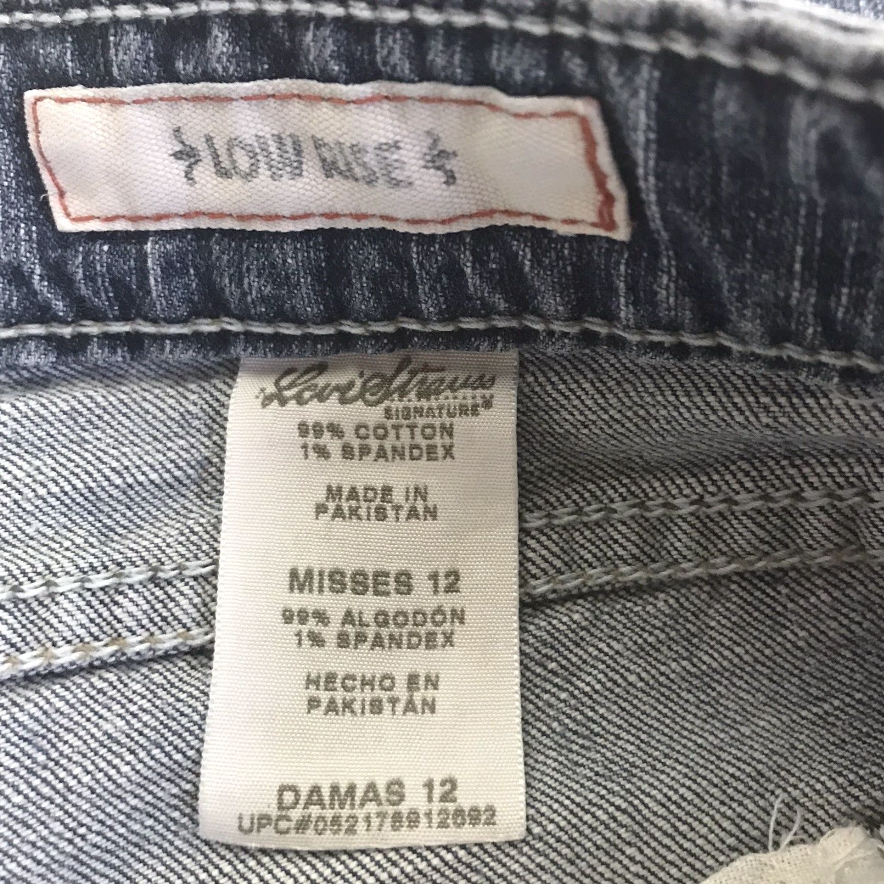 Levi's Levi's Bermuda Shorts Women Size 12 Low-Rise Denim Blue Casual Spring Summer Size 34" / US 12 / IT 48 - 5 Thumbnail